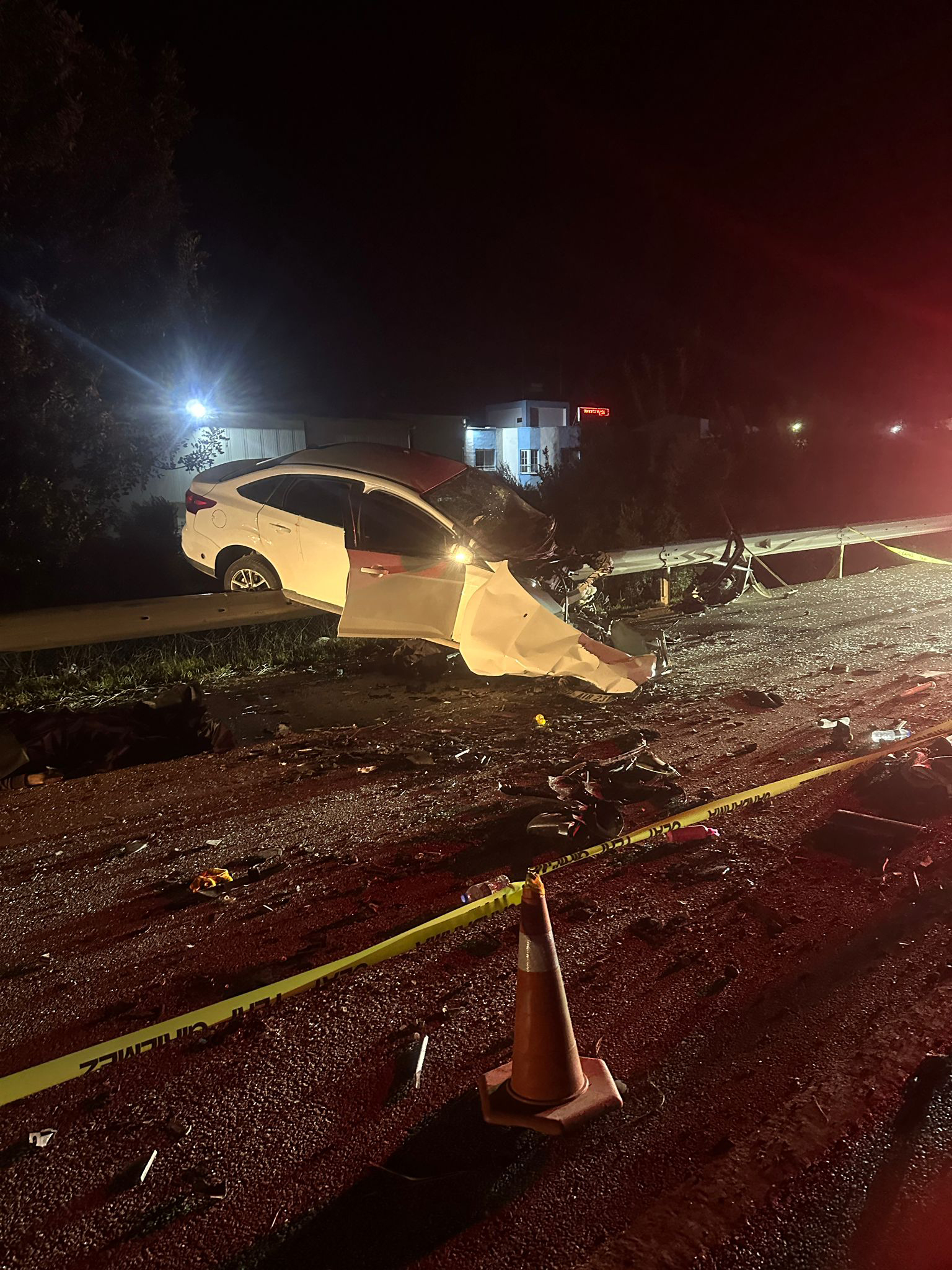 Otomobil ve Hafif Ticari Araç Çarpıştı: 3 Kişi Hayatını Kaybetti, 2  Kişi Yaralı