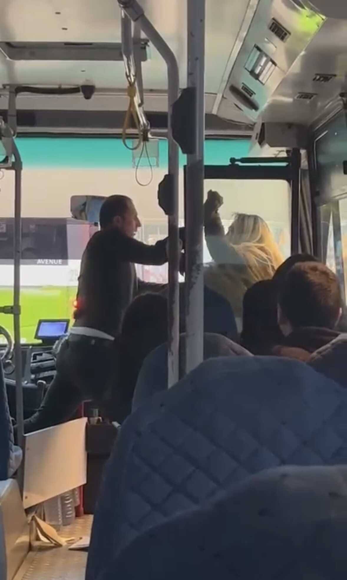 O T O B U S S O F O R U I L E K A D I N Y O L C U N U N K A V G A S I 1069788 317443