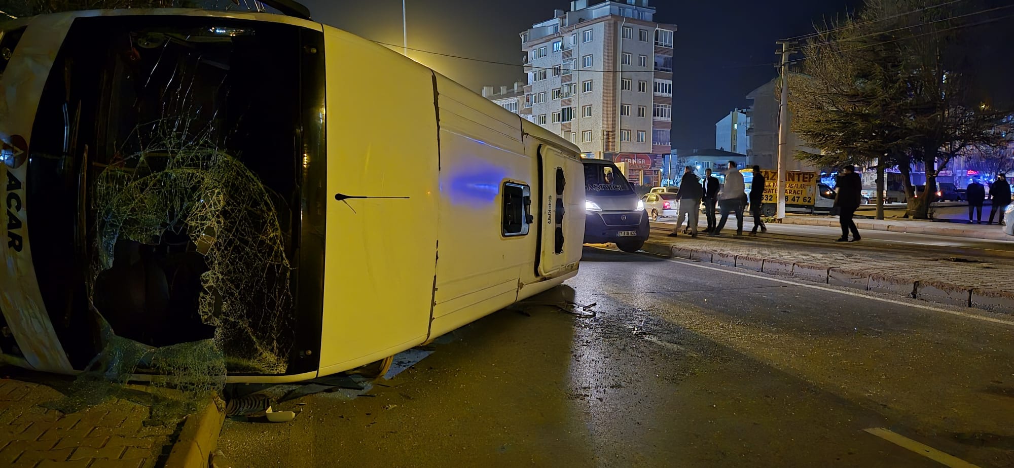 O T O M O B I L I L E C A R P I S A N S E R V I S M I D I B U S U D E 1075512 319103