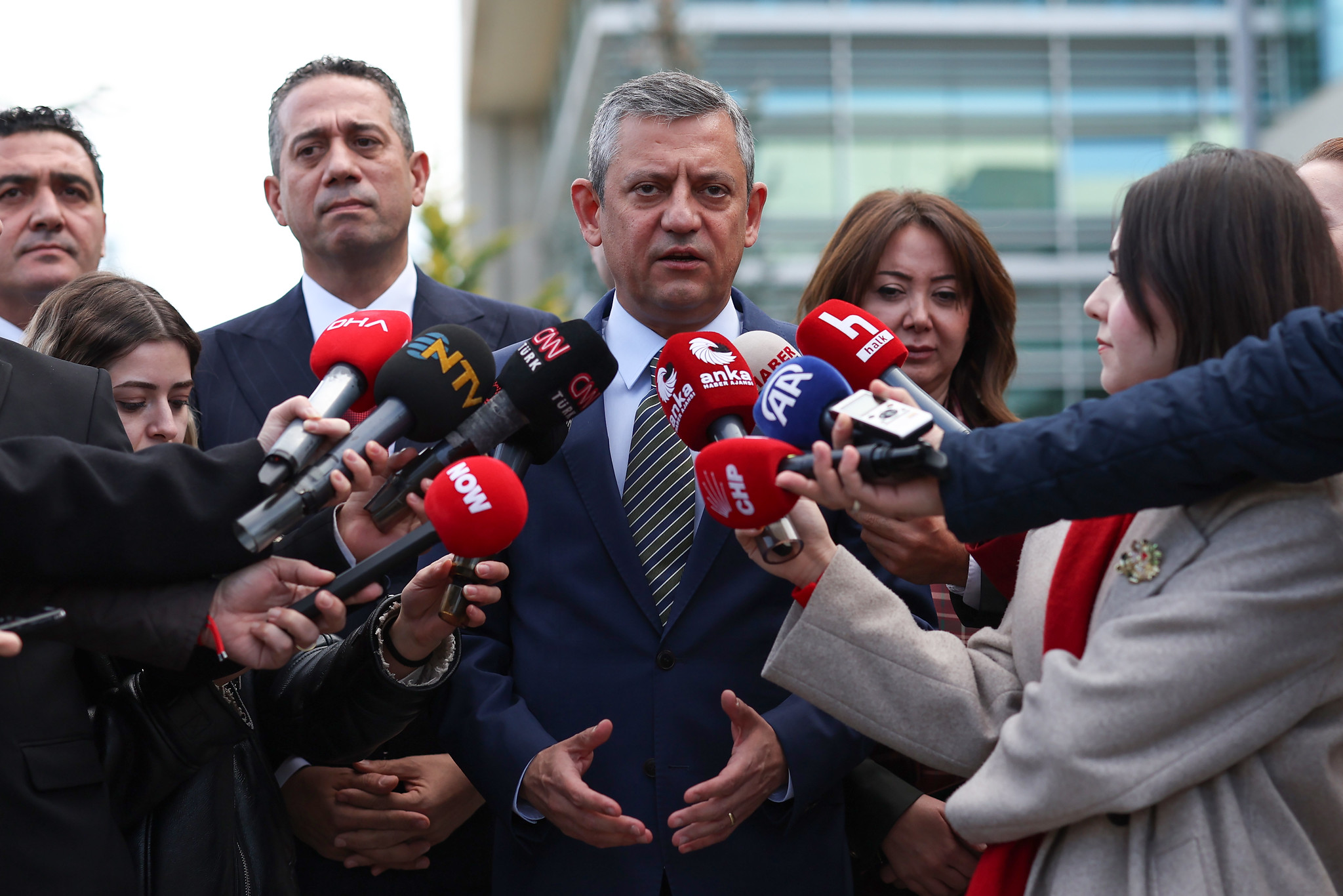 O Z G U R O Z E L D E N U Y U S M A Z L I K M A H K E M E S I B A S 1047789 310917