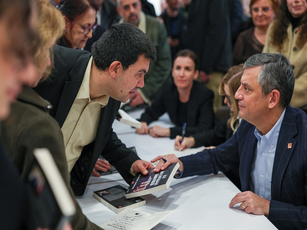 Özgür Özel’ten Meclis Başkanlığına Sert Uyarı