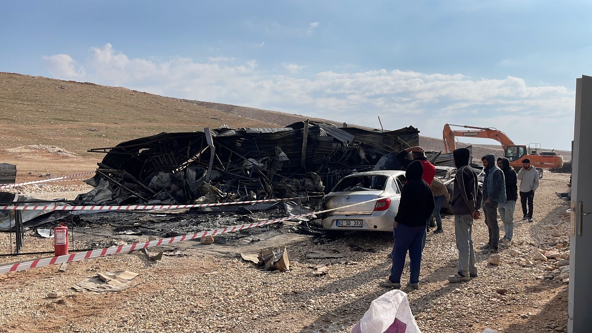 S A N T I Y E A L A N I N D A 1 K O N T E Y N E R I L E 4 A R A C 1074766 318903