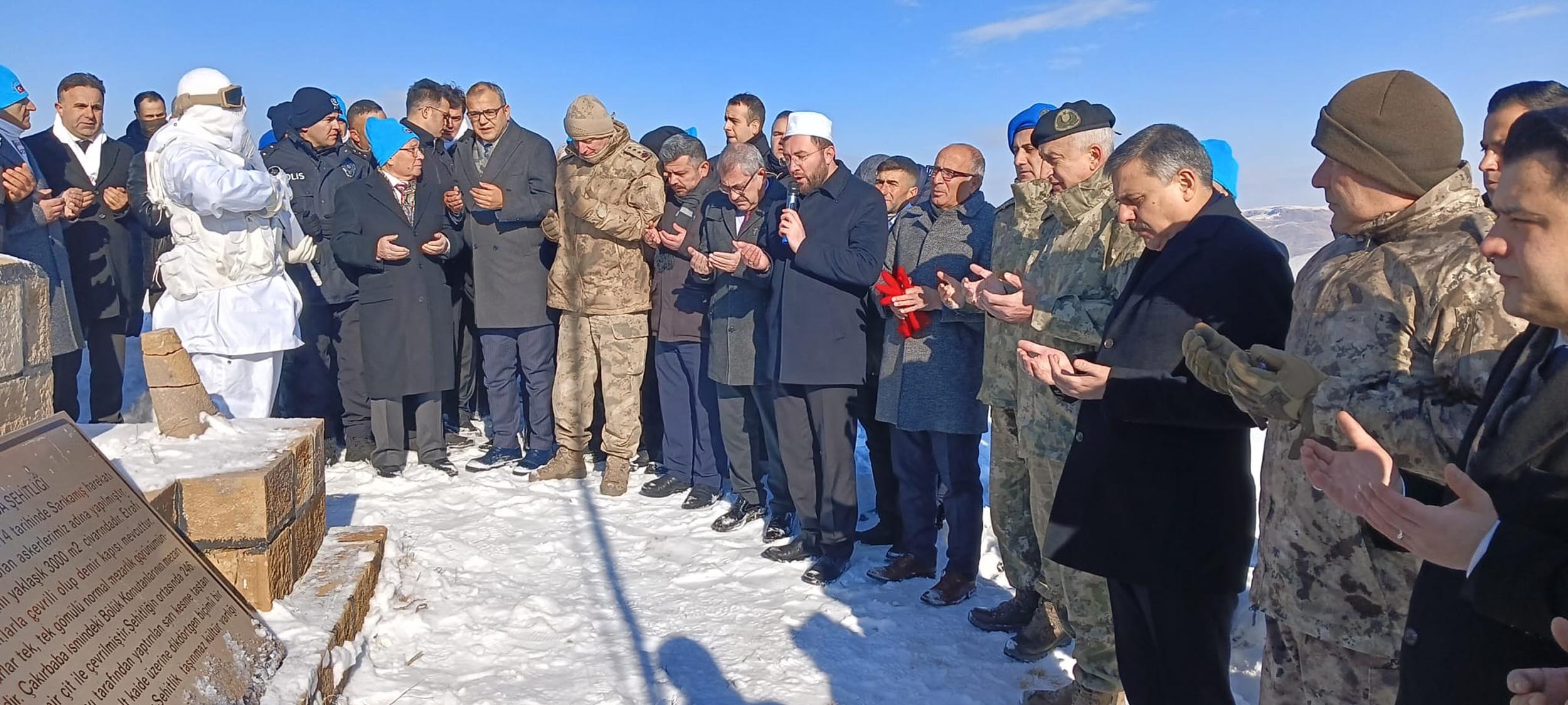 S A R I K A M I S S E H I T L E R I A N I L D I 1077773 319835