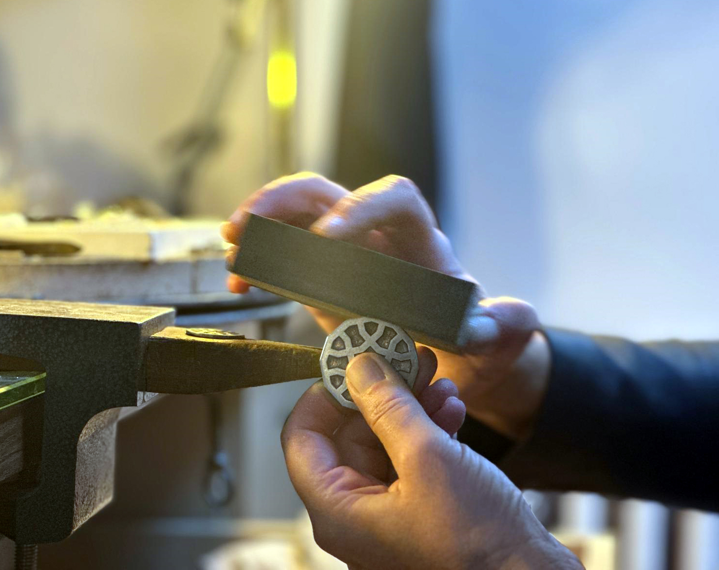 S E L I M I Y E C A M I S I M I N B E R I N D E K I M O T I F L E R I 1063024 315413