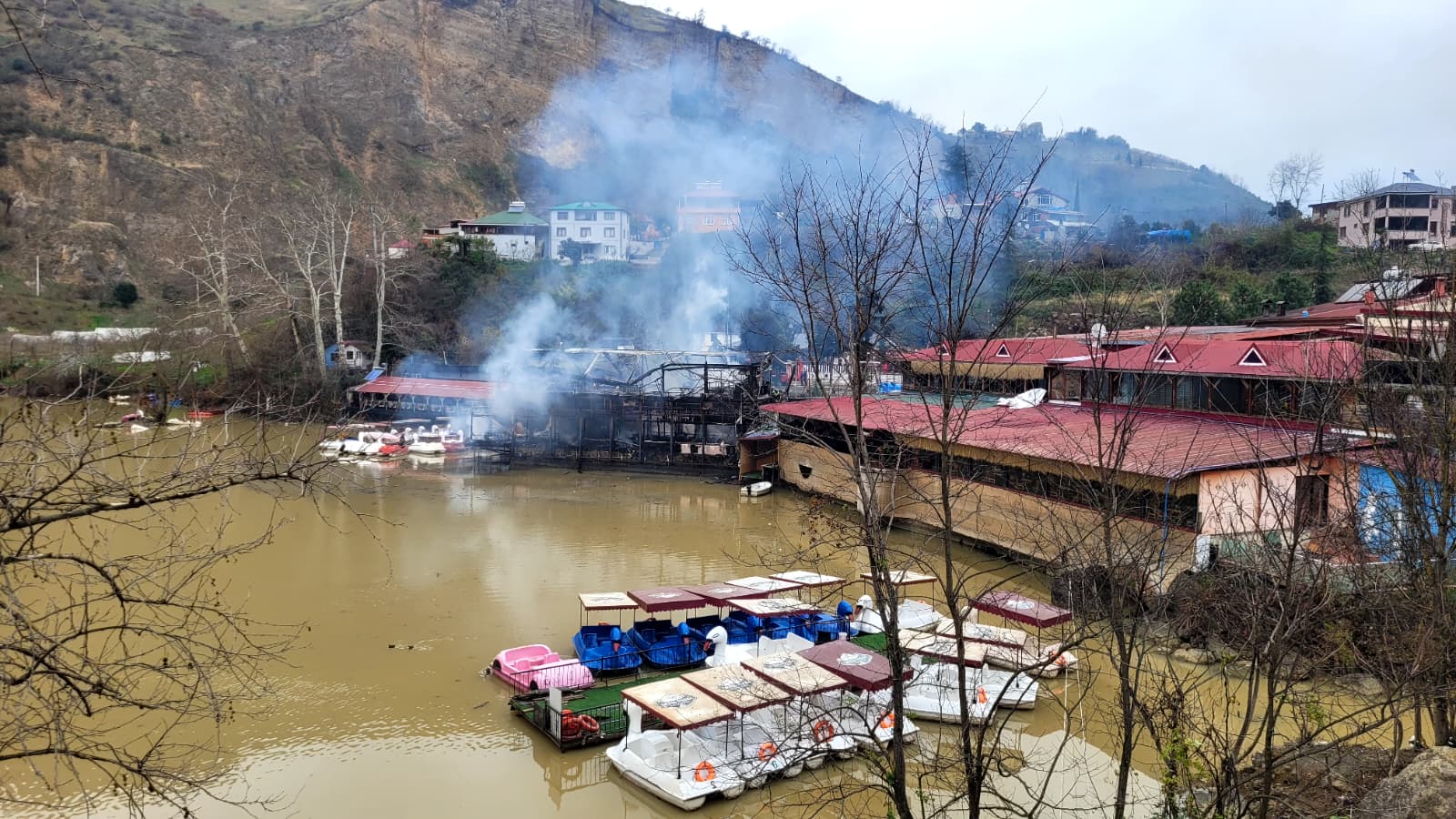 S E R A G O L U K I Y I S I N D A K I T U R I S T I K T E S I S Y A N 1089536 323416