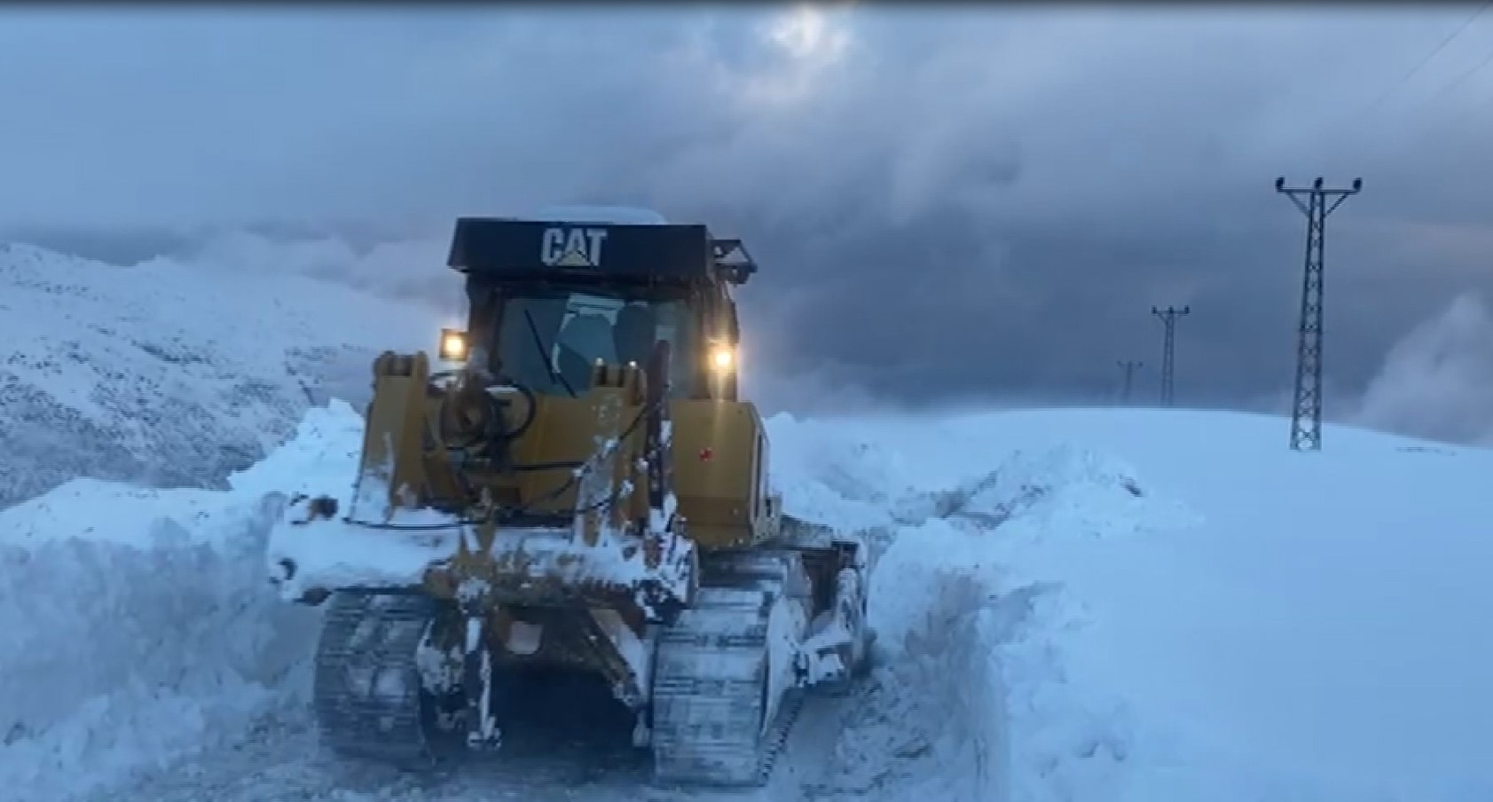 S I R N A K’ T A K O Y Y O L L A R I N D A K A R L A M U C A D E L E 1059318 314370