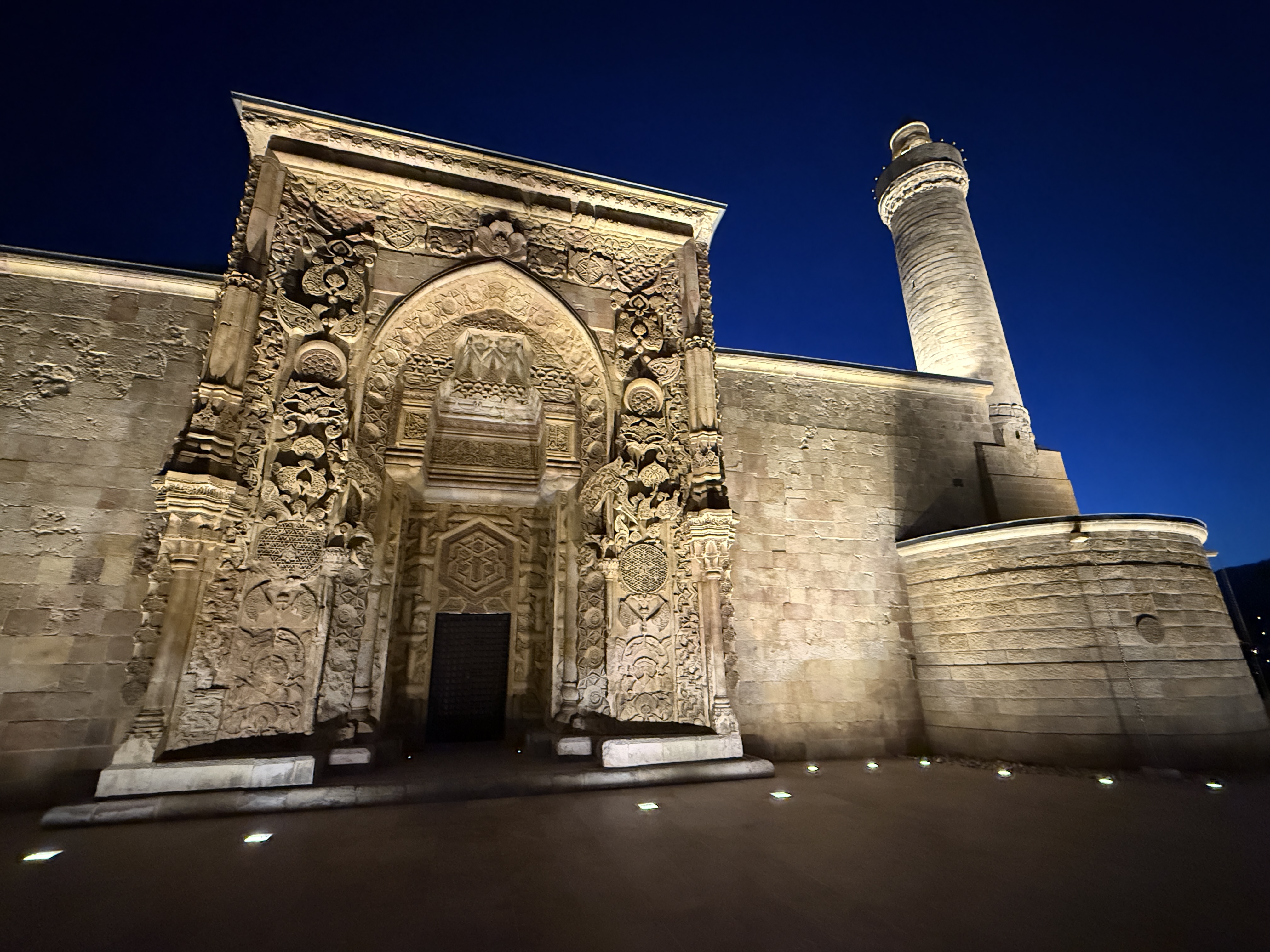 T A S A N A K S E D I L E N T A R I H I E S E R D E I S I K S O L 1070122 317543