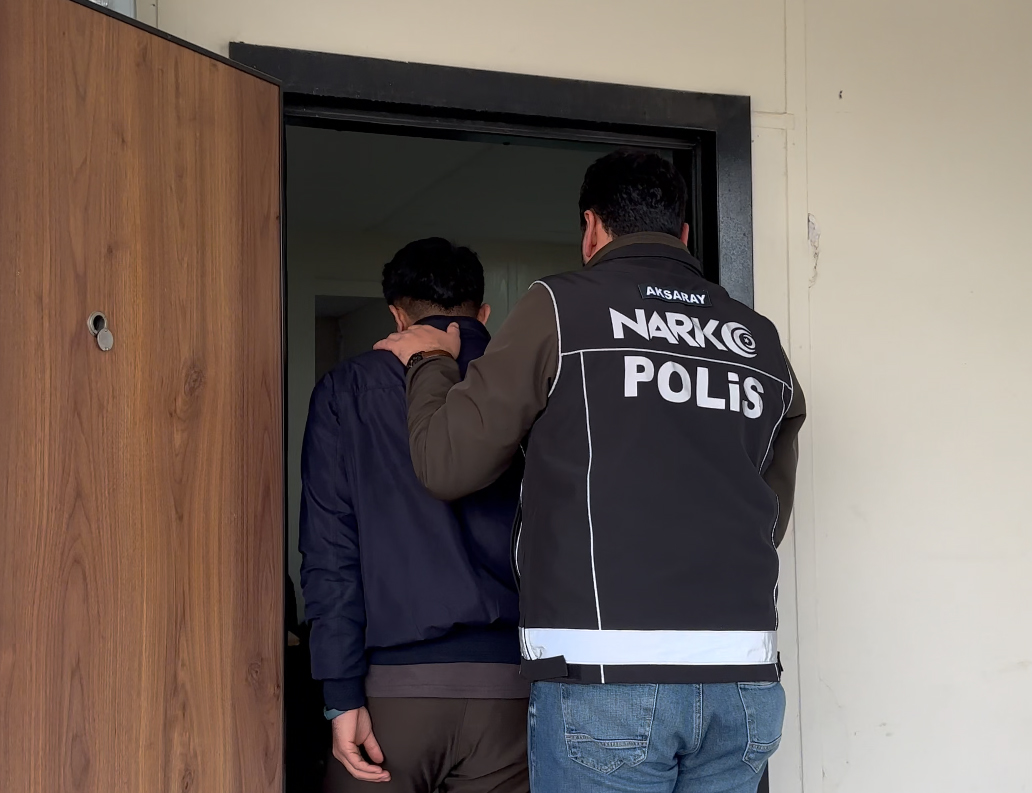 T E L E F O N L A 5.5 M I L Y O N T L D O L A N D I R A N S U P H E 1043898 309800