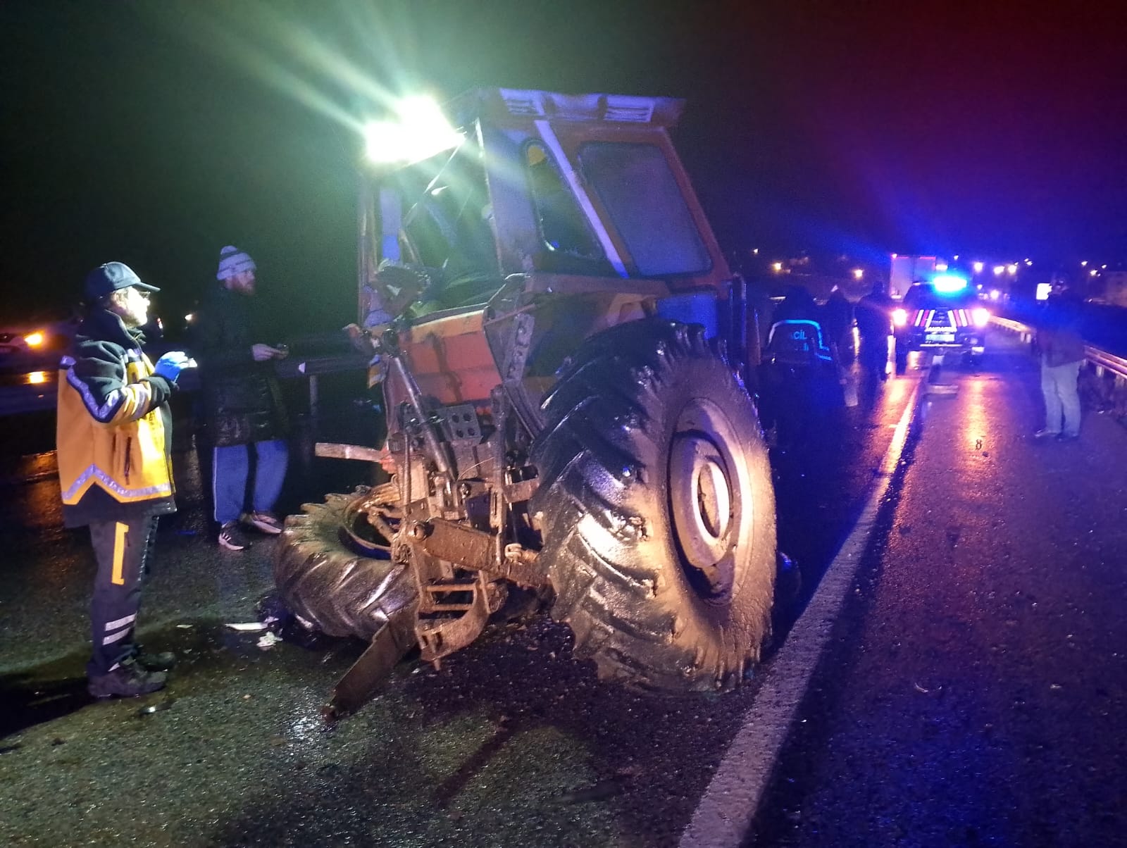 T I R’ L A C A R P I S A N T R A K T O R U N S U R U C U S U A G I R 1080247 320612