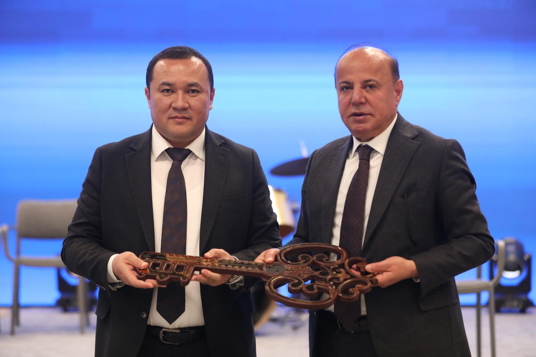 T U R K D U N Y A S I T U R I Z M B A S K E N T I A N A H T A R I 1069038 317211