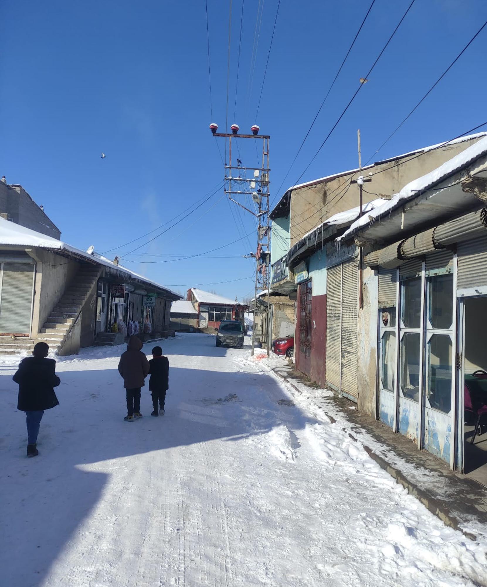 T U R K I Y E N I N E N S O G U K Y E R I E K S I 303 D E R 1088113 322986