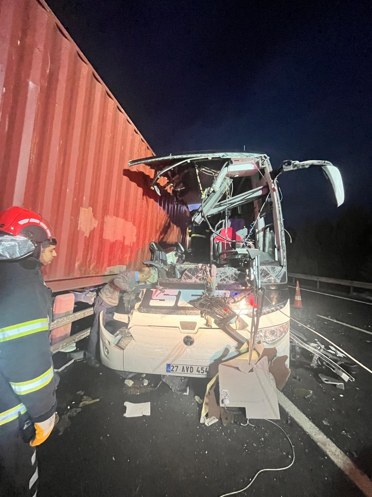 Y O L C U O T O B U S U O T O Y O L D A T I R A C A R P T I 6 1050280 311677