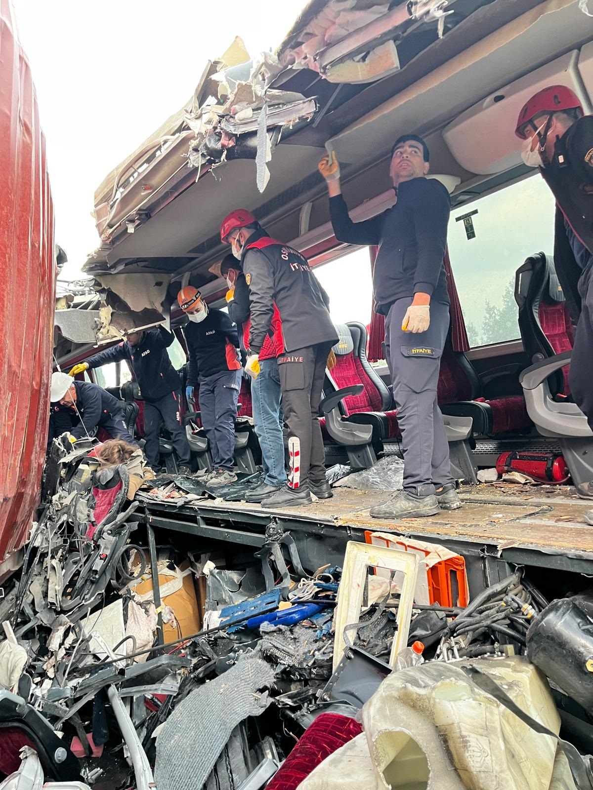 Y O L C U O T O B U S U O T O Y O L D A T I R A C A R P T I 6 1050281 311677