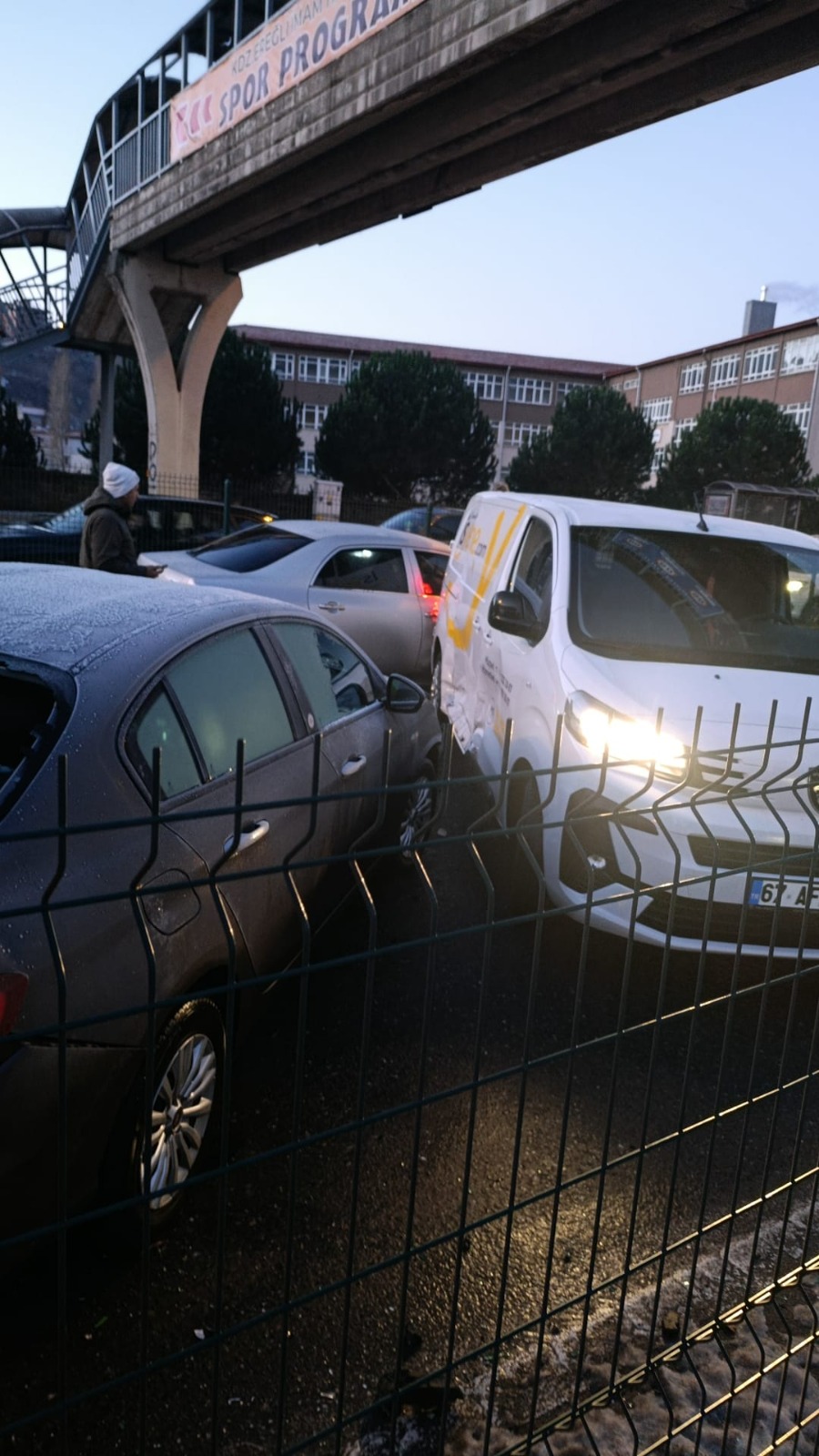 Z O N G U L D A K T A B U Z L A N A N Y O L D A 5 A R A C B I R B 1087198 322717