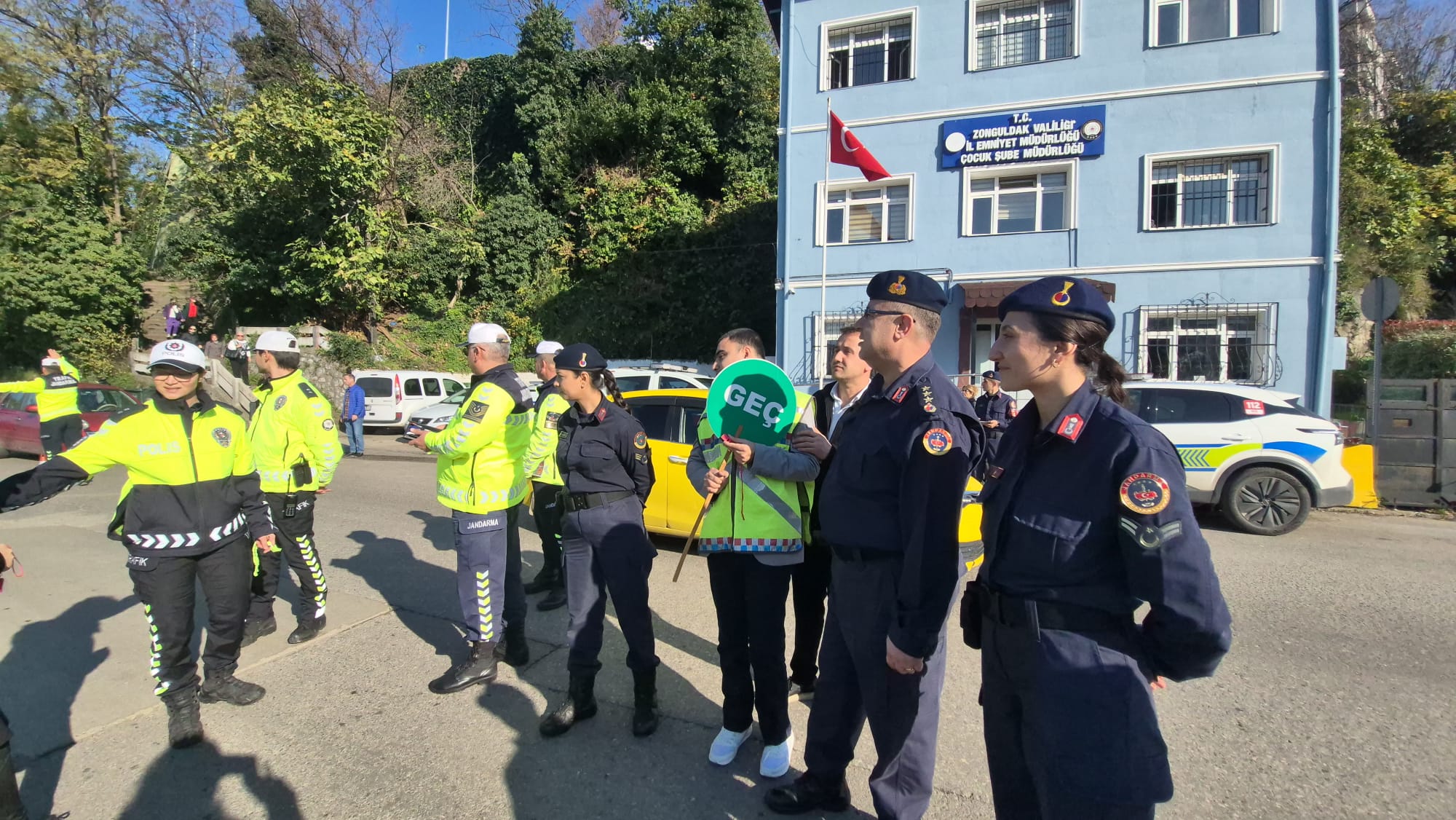 Z O N G U L D A K T A O Z E L B I R E Y L E R D E N T R A F I K D E N 1045707 310323