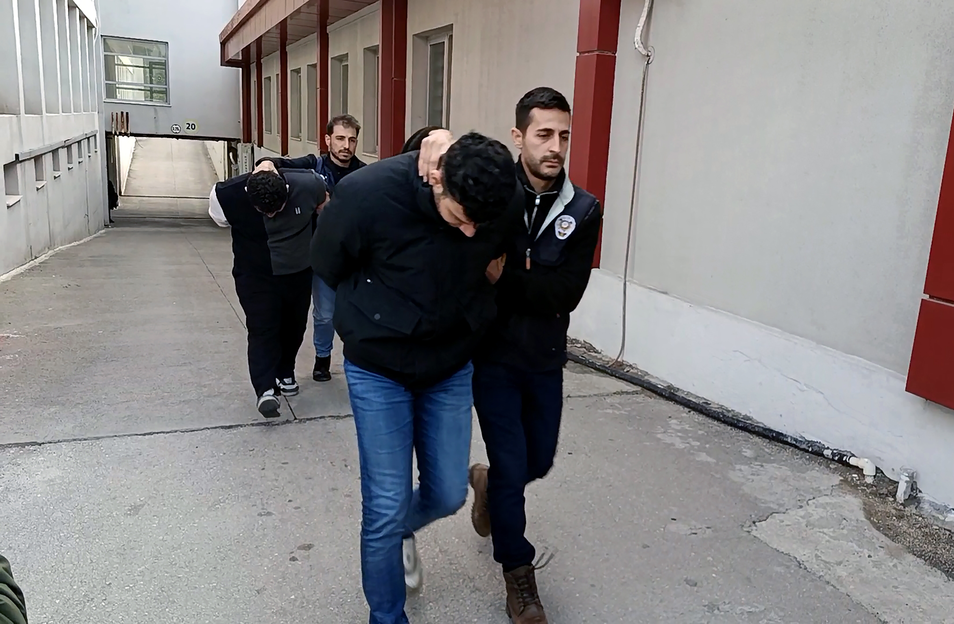 A R A C S A T I N A L M A K I S T E R K E N ‘ S A Z A N S A R M A L I 1117260 331733