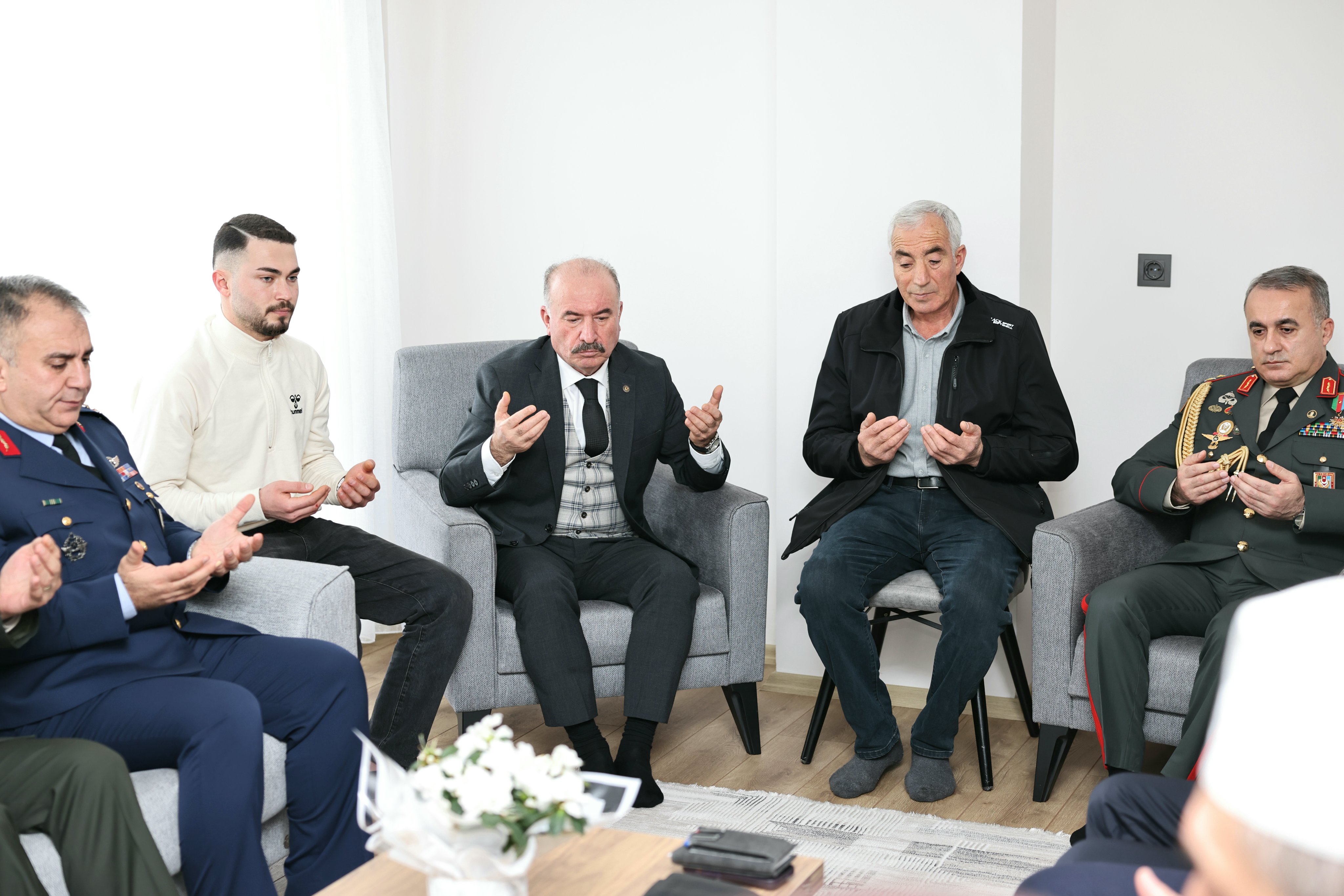 A Z E R B A Y C A N A S K E R I A T A S E S I N D E N S E H I T A I L 1135819 337157