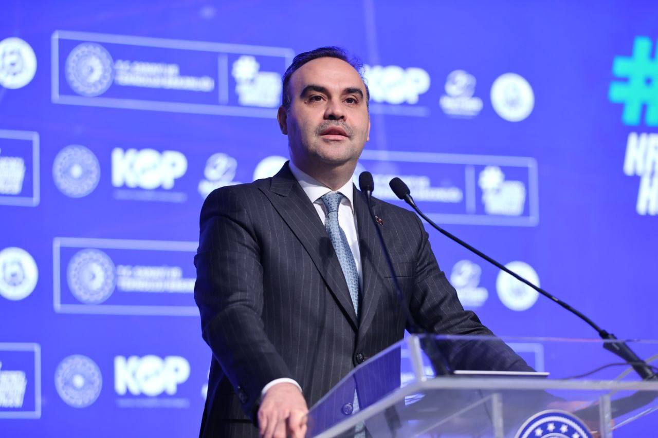 B A K A N K A C I R T U B I T A K U L U S L A R A R A S I P R O G R A 1095318 325129