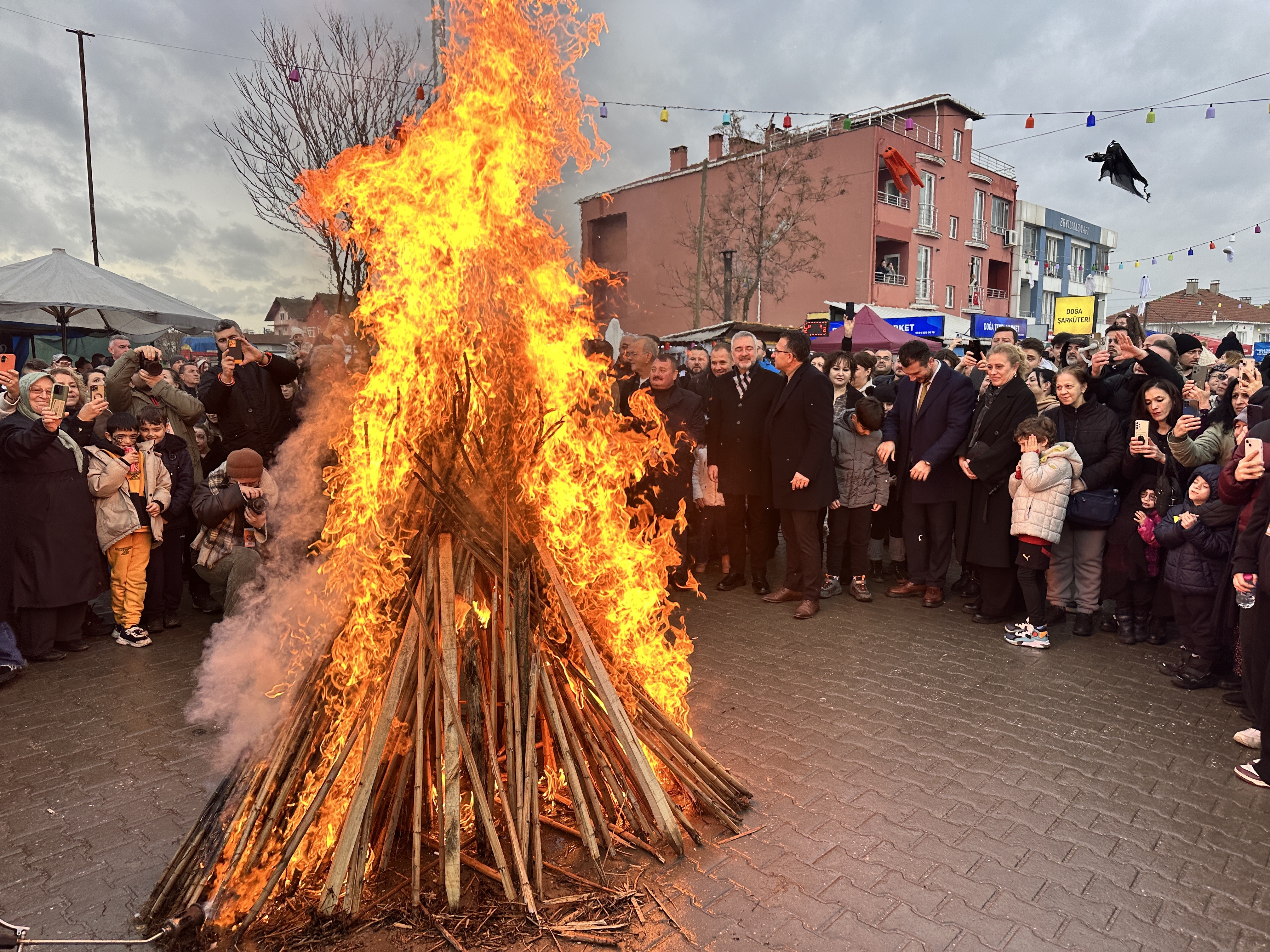 B I N Y I L L I K B A L K A N G E L E N E G I K O L E D A R E N 1108559 329090