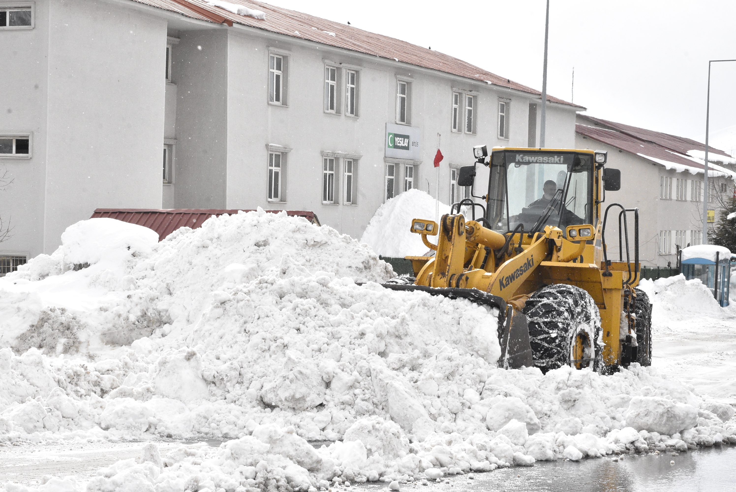 B I T L I S’ T E K A R D A N K A P A N A N 210 K O Y V E M E Z R 1117672 331862