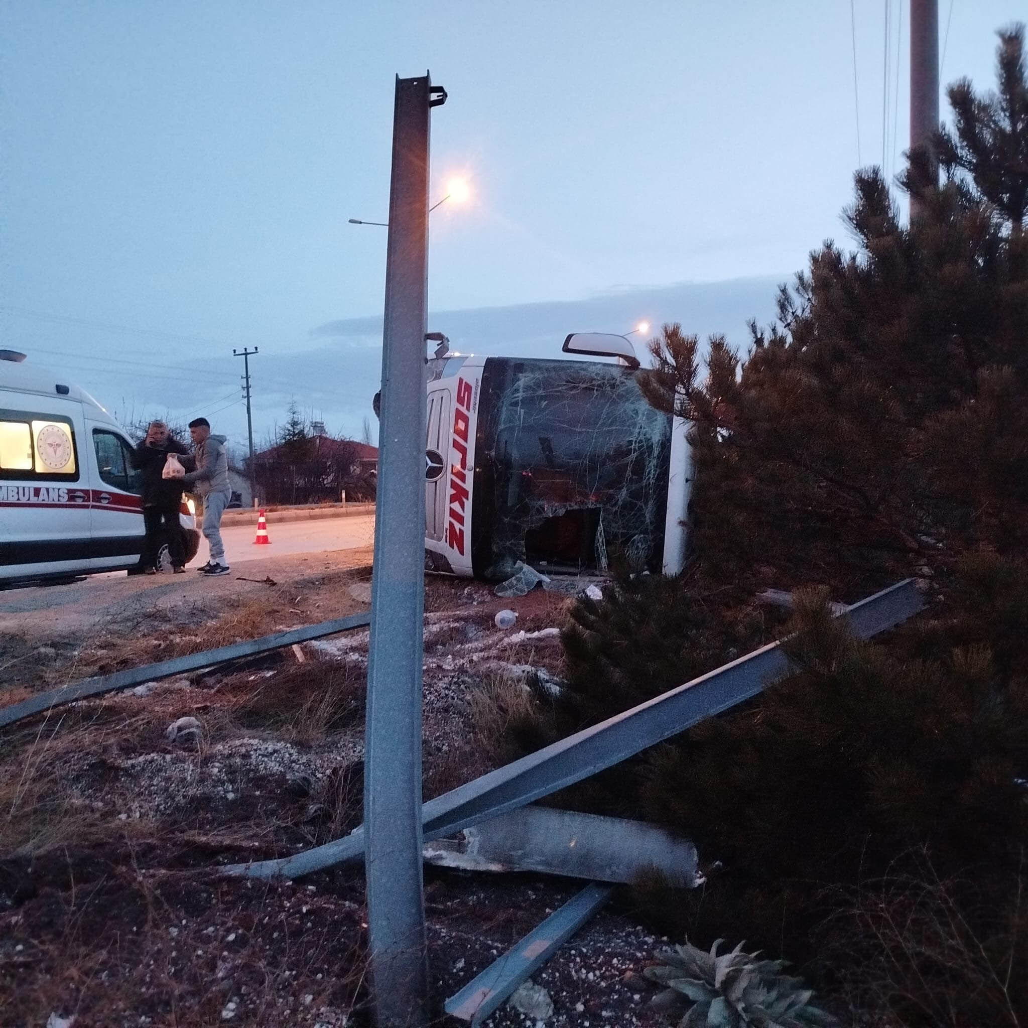 Burdur’da Yolcu Otobüsü Devrildi, 12 Kişi Yaralandı