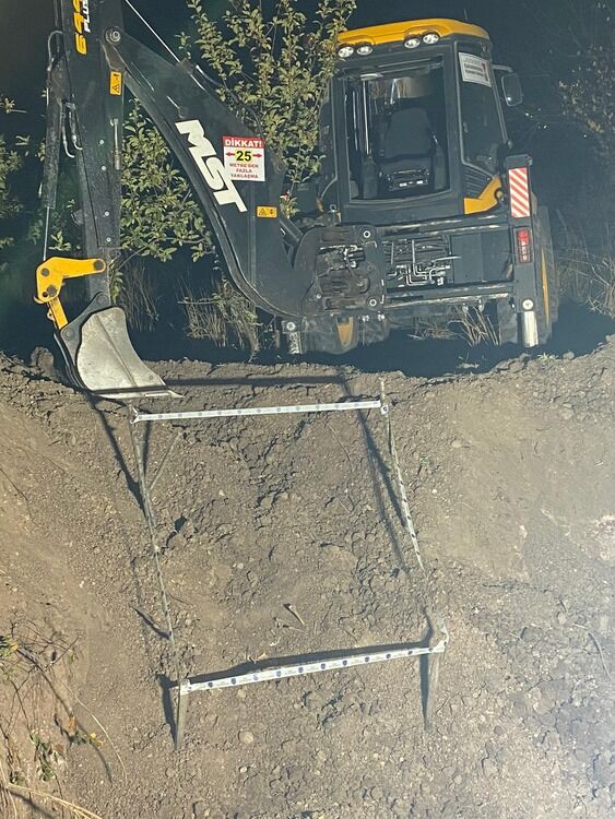 Cifte Cinayet Davasinin Tanigi Mezarda 1105354 328123 (1)