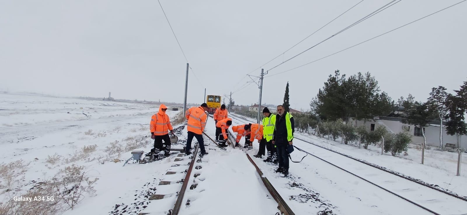 D E M I R Y O L L A R I N D A Y O G U N K A R M E S A I S I 1094052 324747