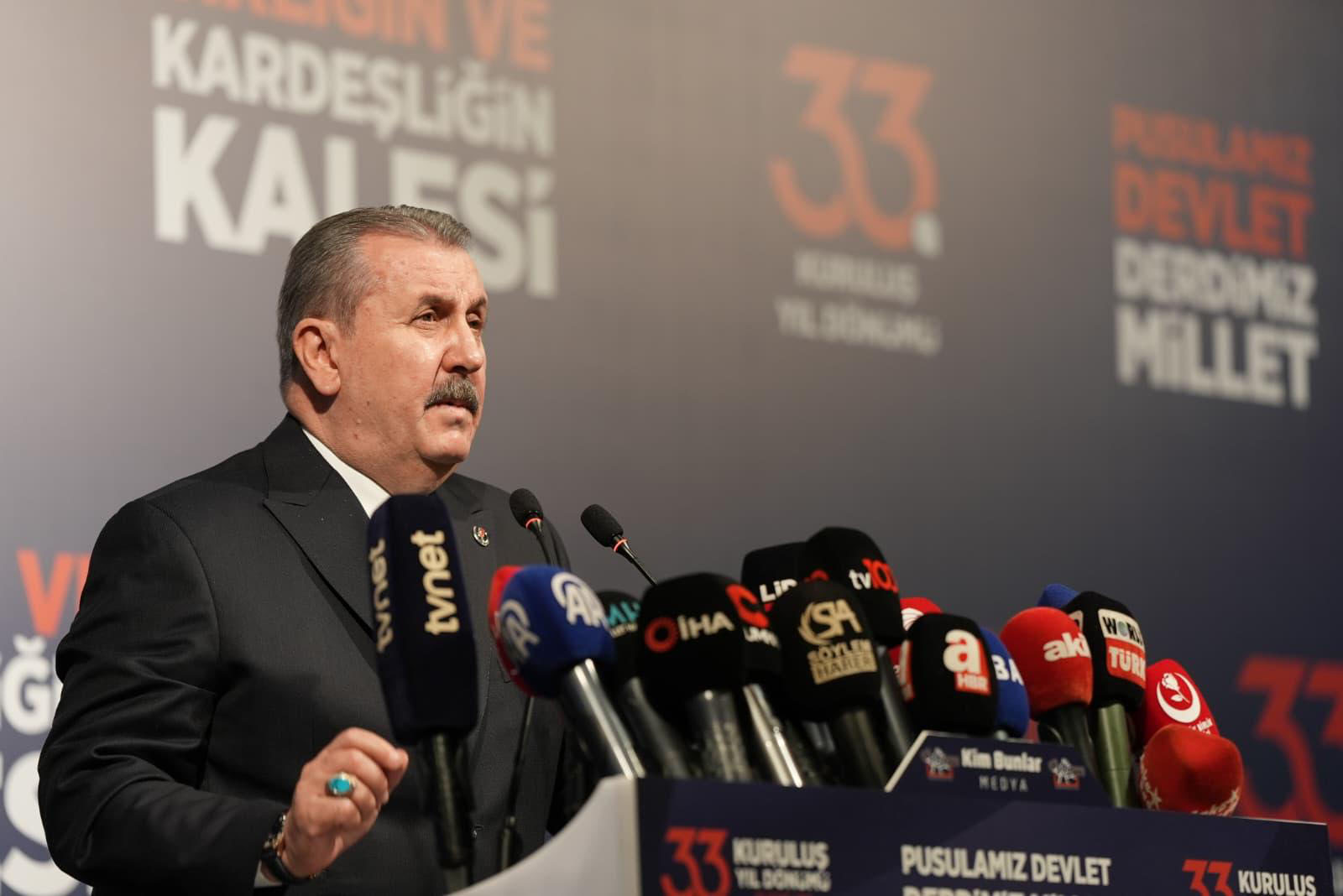 Destici: Sadece Parti Değil, Aynı Zamanda Milletiz