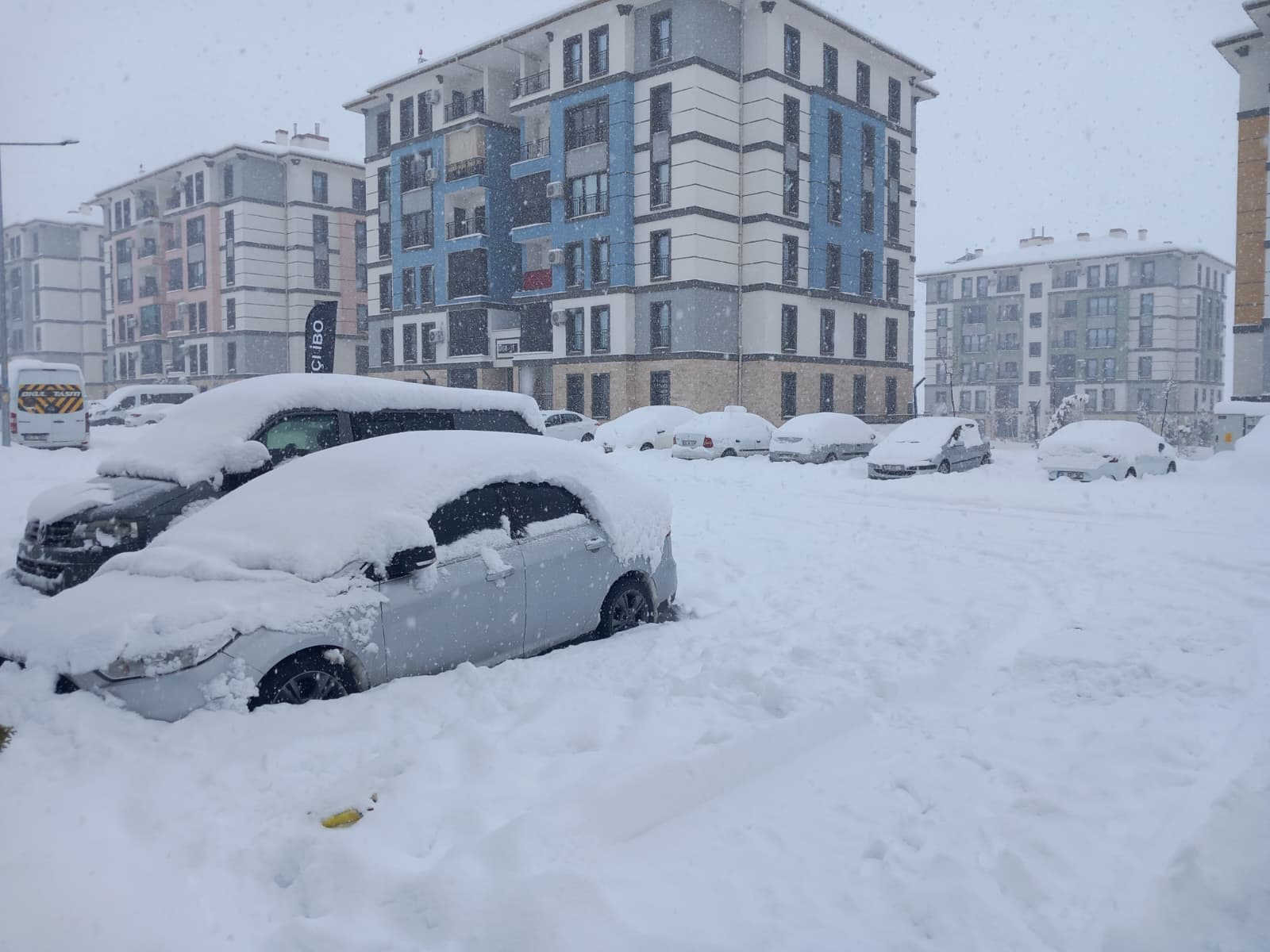 D I Y A R B A K I R’ D A K A R E S A R E T I 1091996 324106