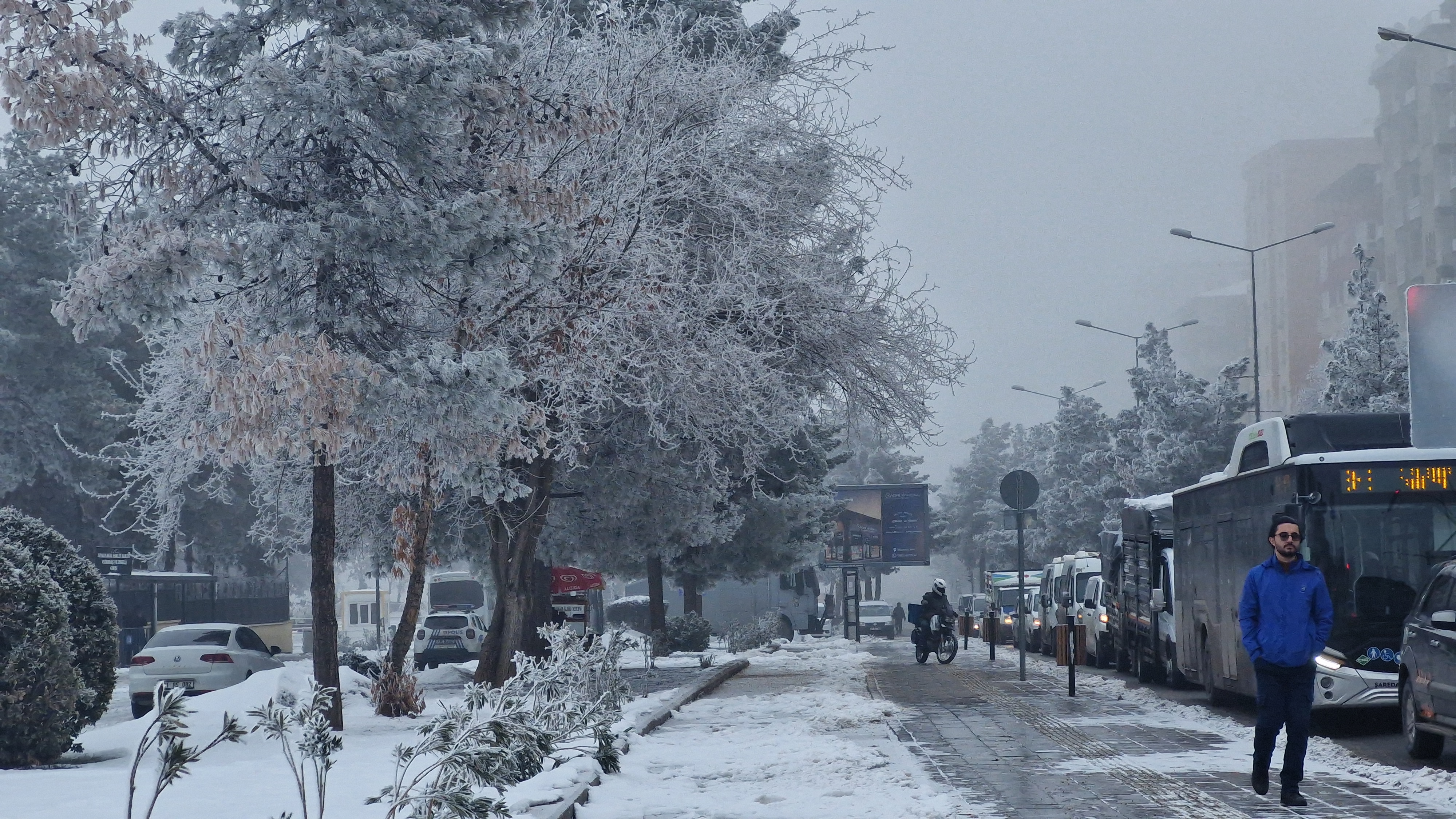 D I Y A R B A K I R D A Y O G U N S I S V E K I R A G I U C A K 1134592 336824