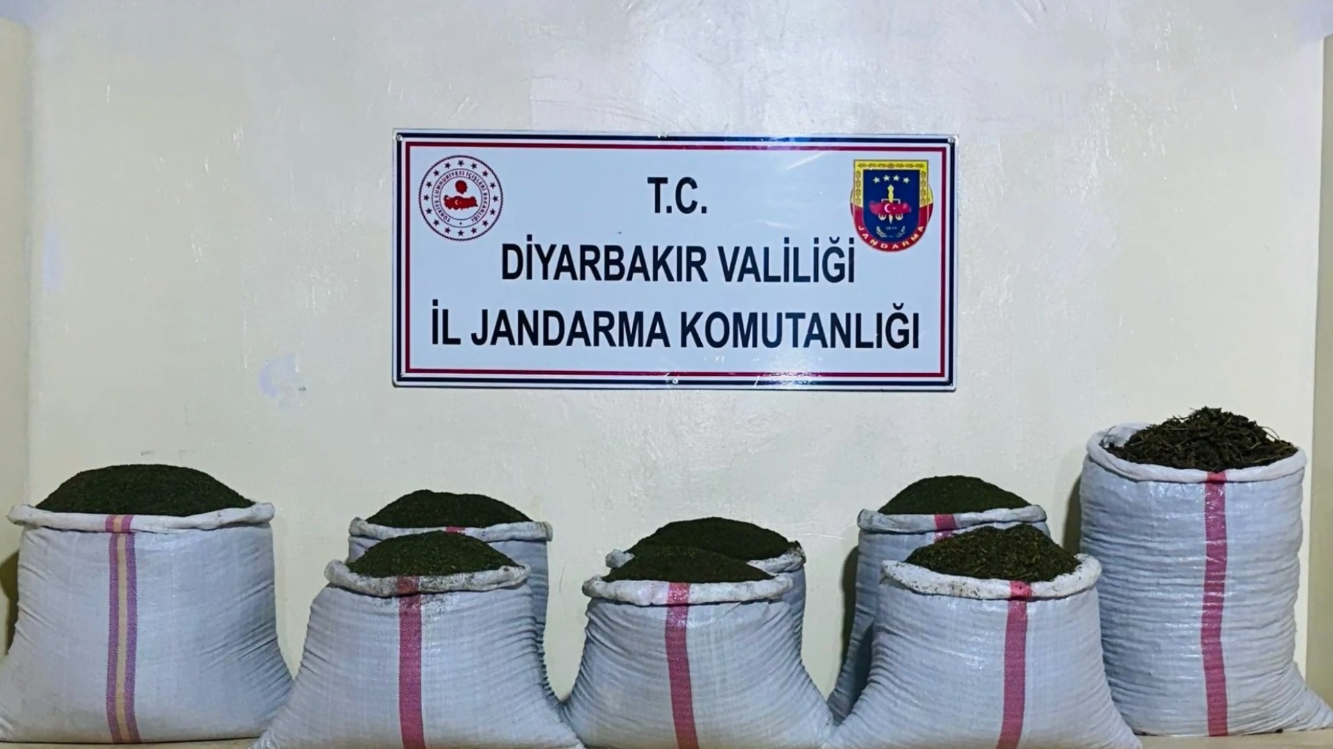 D I Y A R B A K I R V E M A N I S A D A U Y U S T U R U C U O P E R A 1138308 337950