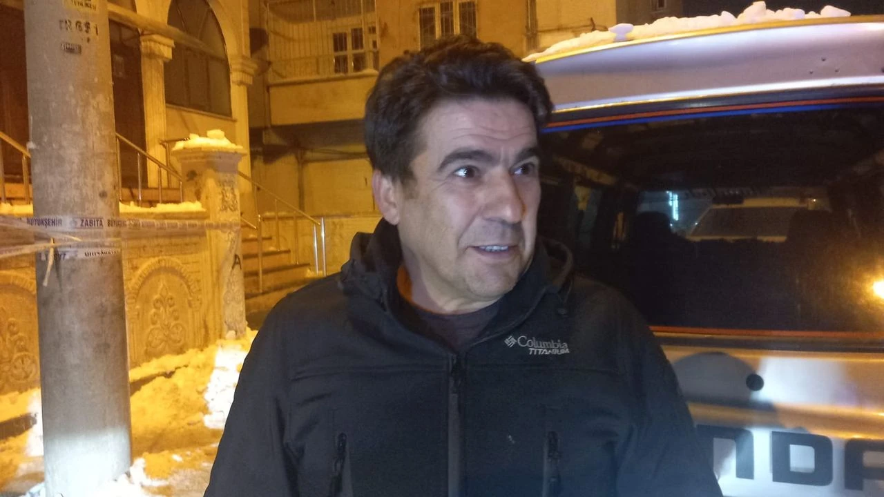 Diyarbakirda 1I Kolonu Catlayan 5 Katli 2 Bitisik Bina Tahliye Edildi