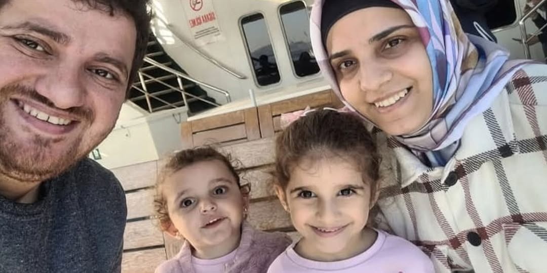 E S I I L E 2 K I Z I N I H E Y E L A N F A C I A S I N D A K A Y B 1139893 338485