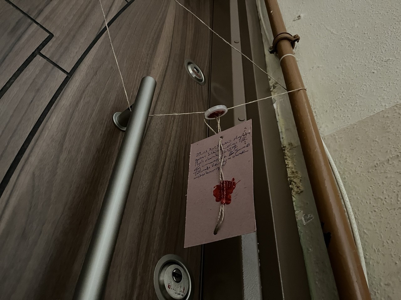 E S I N I O L D U R E N K A D I N O N U N B E N I O L D U R M E S I 538575 330494