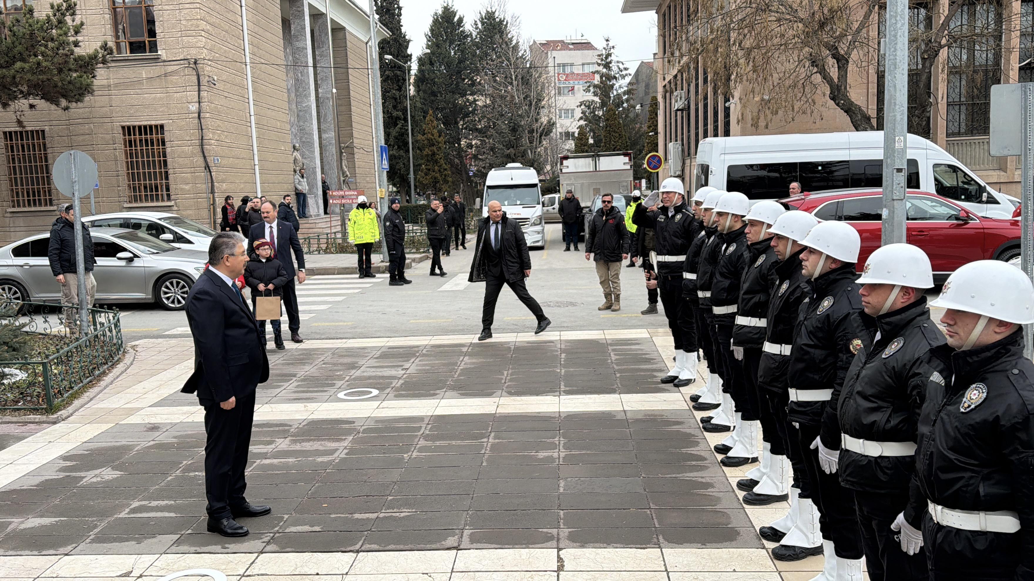 E S K I S E H I R V A L I S I Y I L M A Z G O R E V E B A S L A D I 1127323 334604