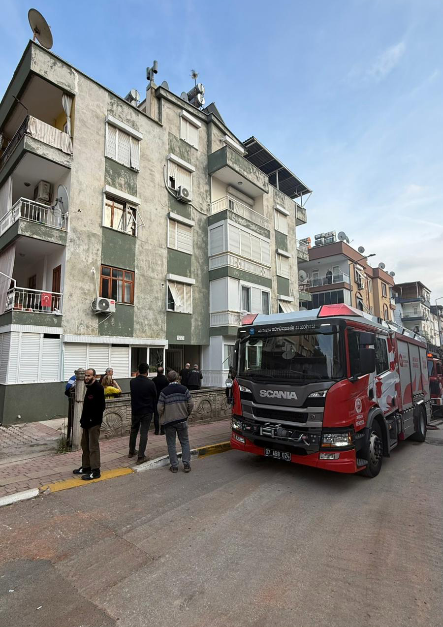 E V L E R I Y A N A N B A B A I L E K I Z I S A R I L A R A K B I 1099451 326362