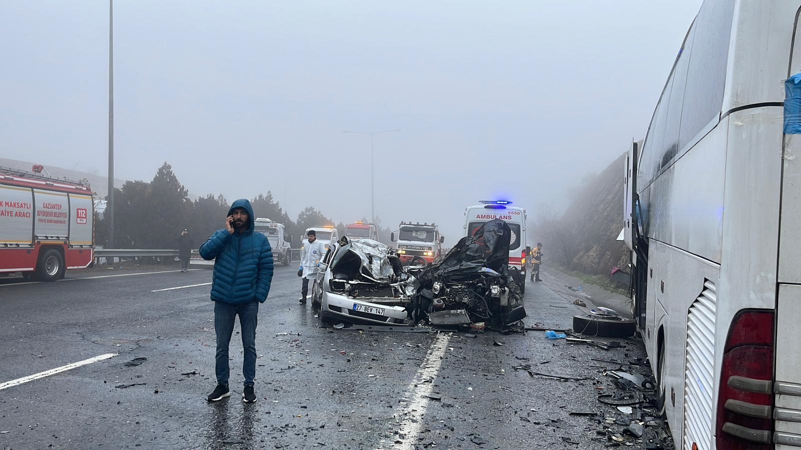 Gaziantep'te Zincirleme Kaza: 10 Araç, 2 Ölü 11 Yaralı