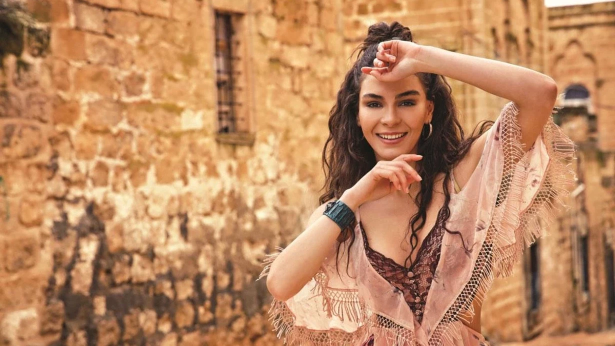 Hercai Nin Reyyan I Ebru Sahin Arkadaslarimla Aram Acildi 1576228726