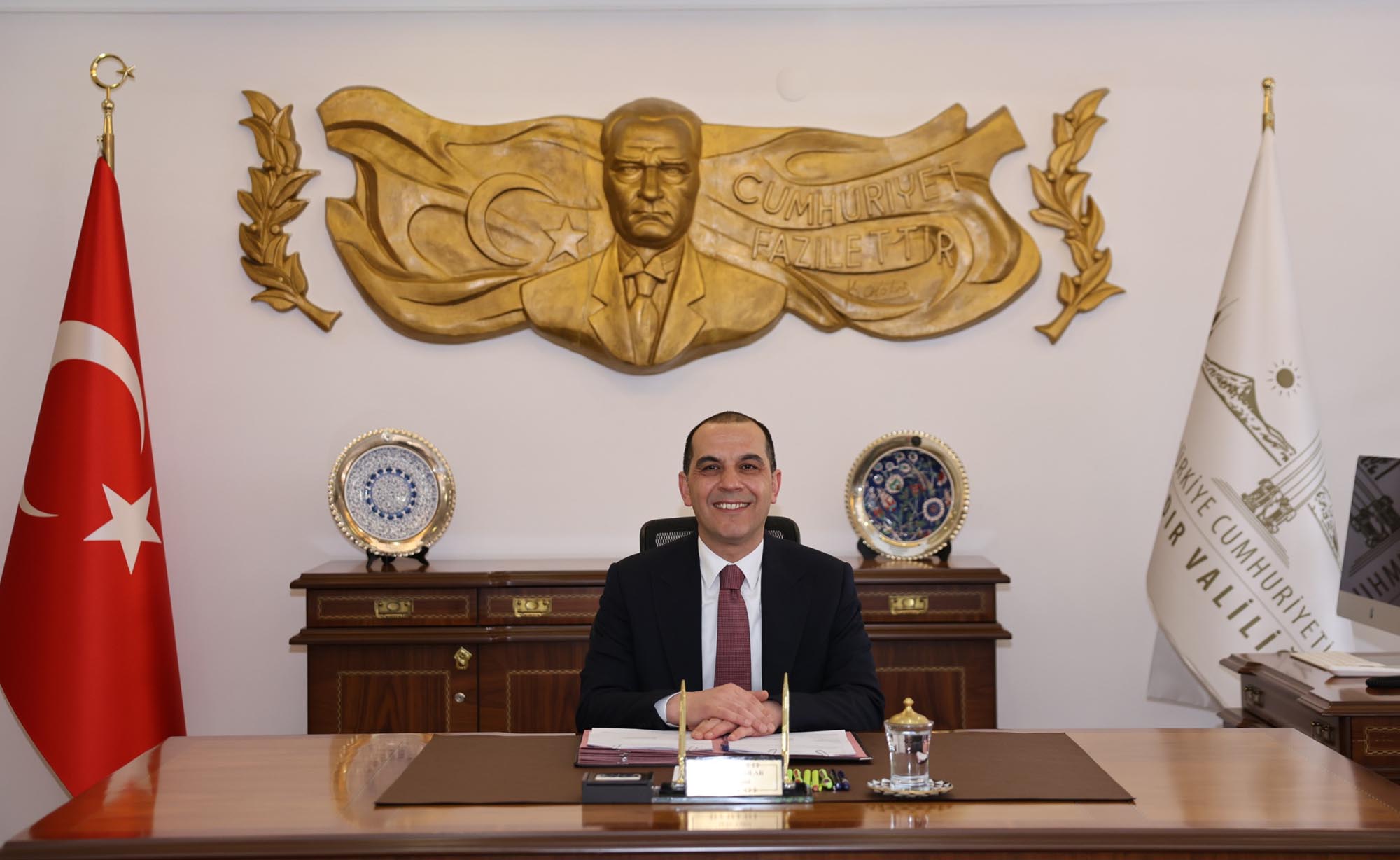 I G D I R V A L I S I T A S O L A R G O R E V I N E B A S L A D I 1123403 333380