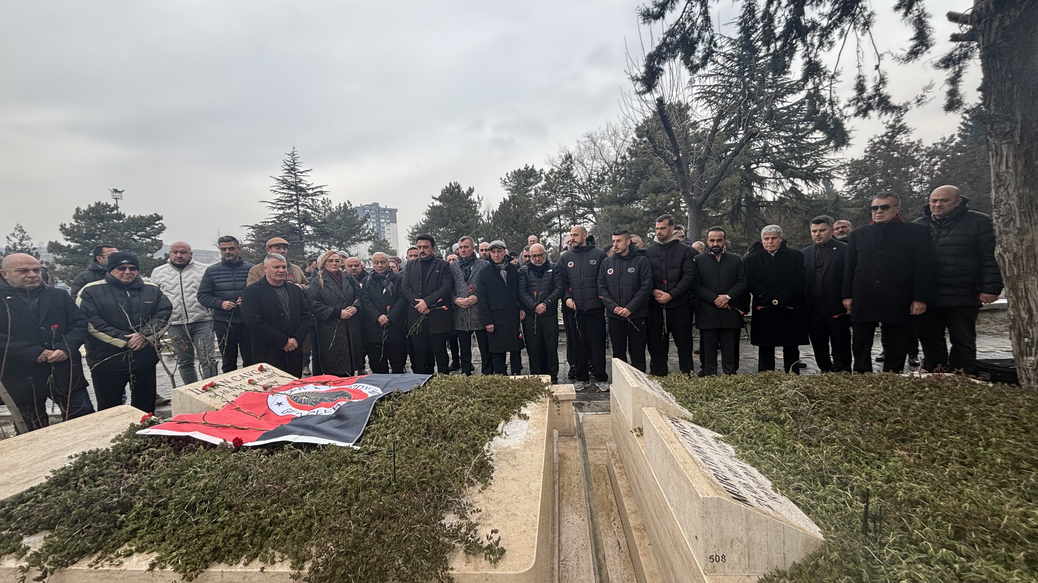 I L H A N C A V C A V V E F A T I N I N 9’ U N C U Y I L D O N U M 1128900 335165