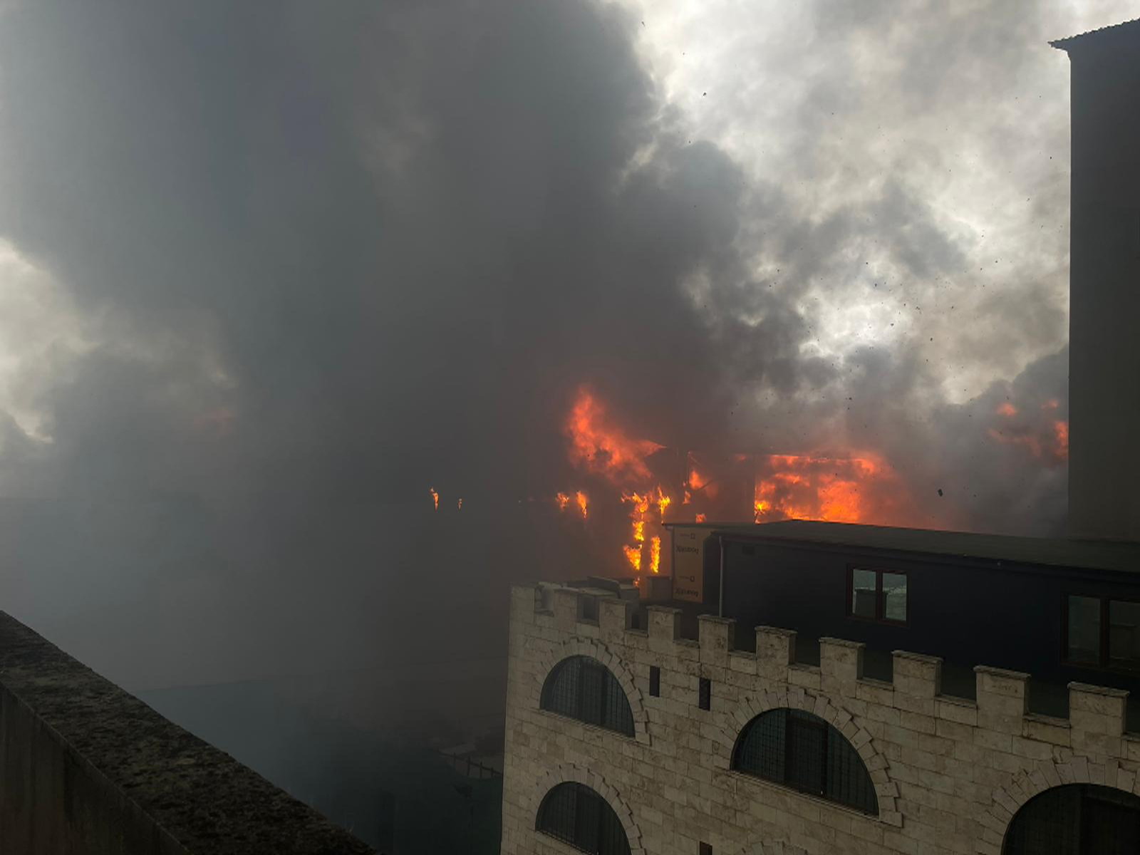 I S T A N B U L A T A S E H I R D E 4 K A T L I I S Y E R I N D E 1143390 339457