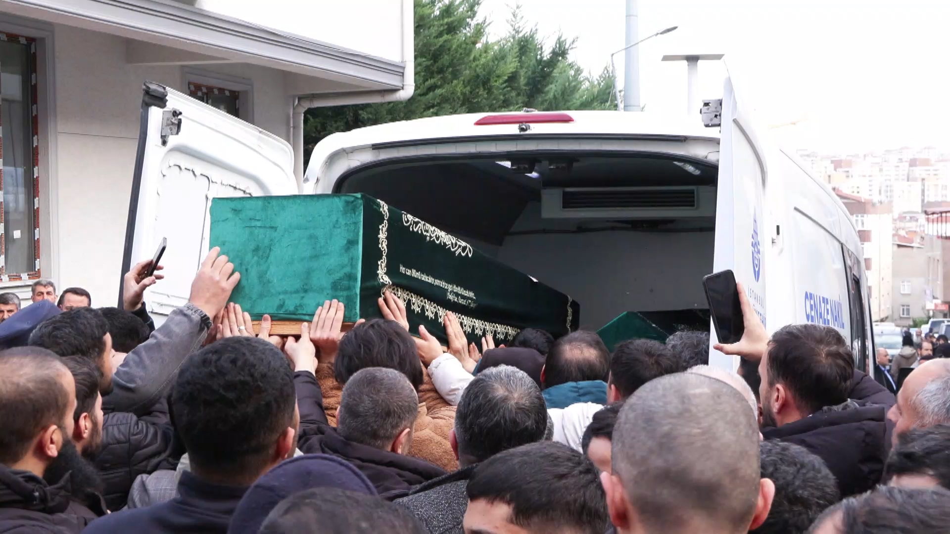 I S T A N B U L B A G C I L A R D A Z E H I R L E N E R E K H A Y A T 1135754 337179