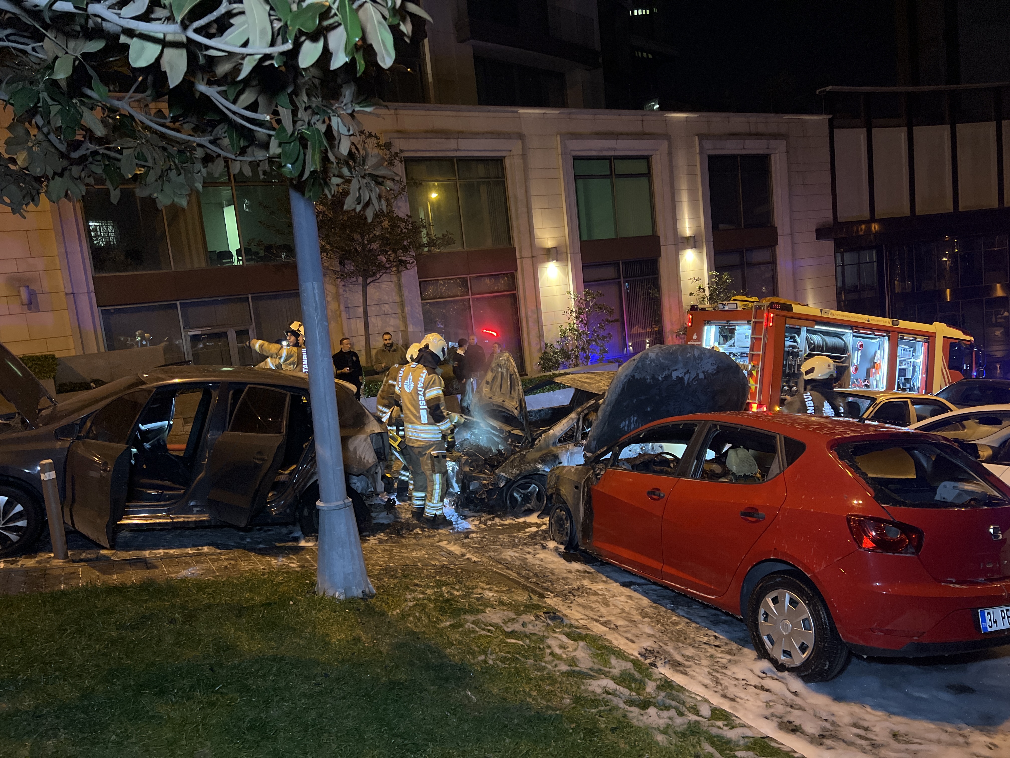 I S T A N B U L B E S I K T A S T A P A R K H A L I N D E K I 4 1134466 336782