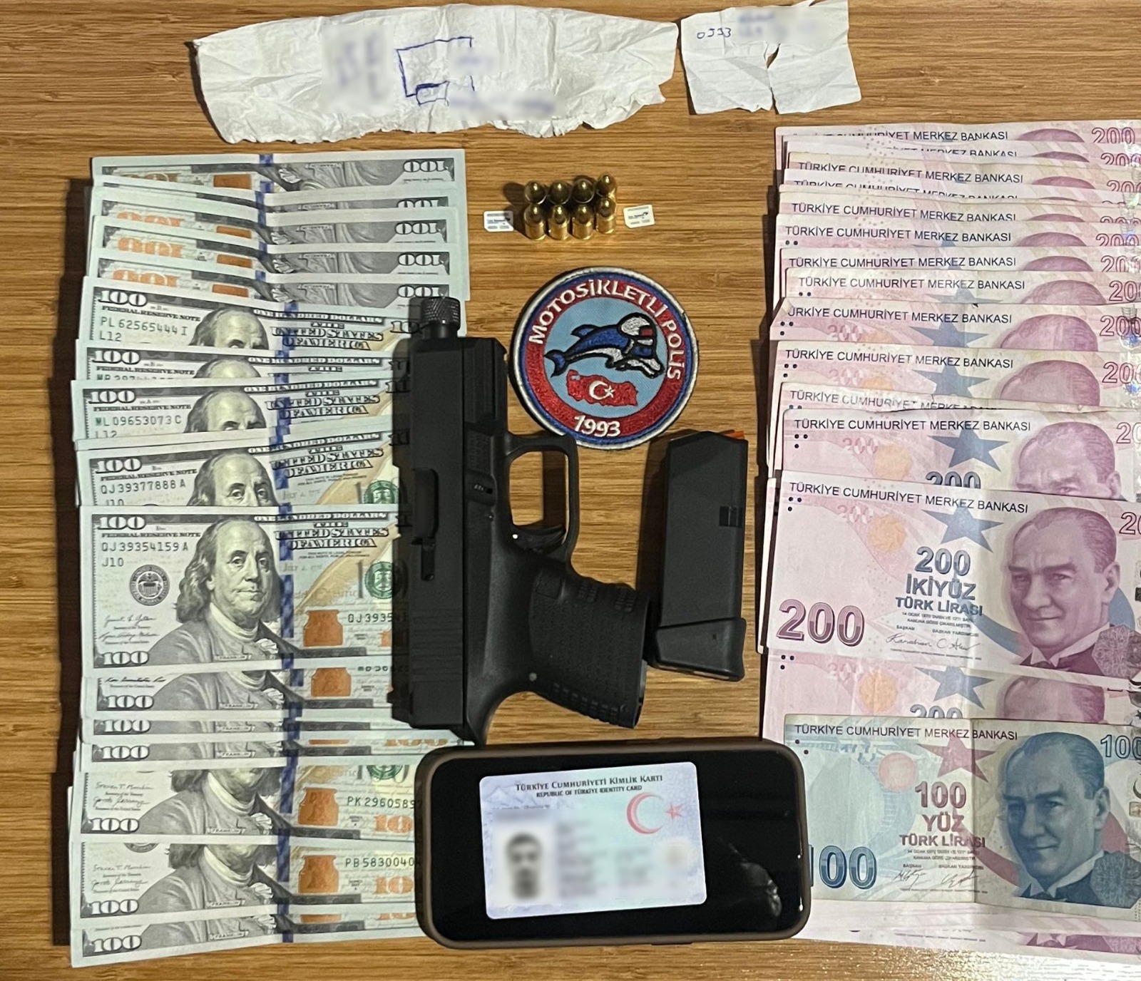 I S T A N B U L B E Y O G L U N D A 26 Y I L K E S I N L E S M I S 1117784 331902