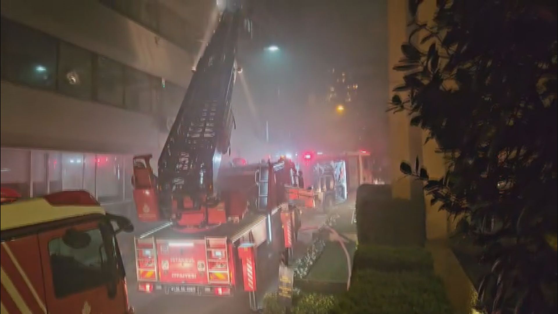 I S T A N B U L B E Y O G L U N D A 4 K A T L I O T E L D E C I 1140884 338763