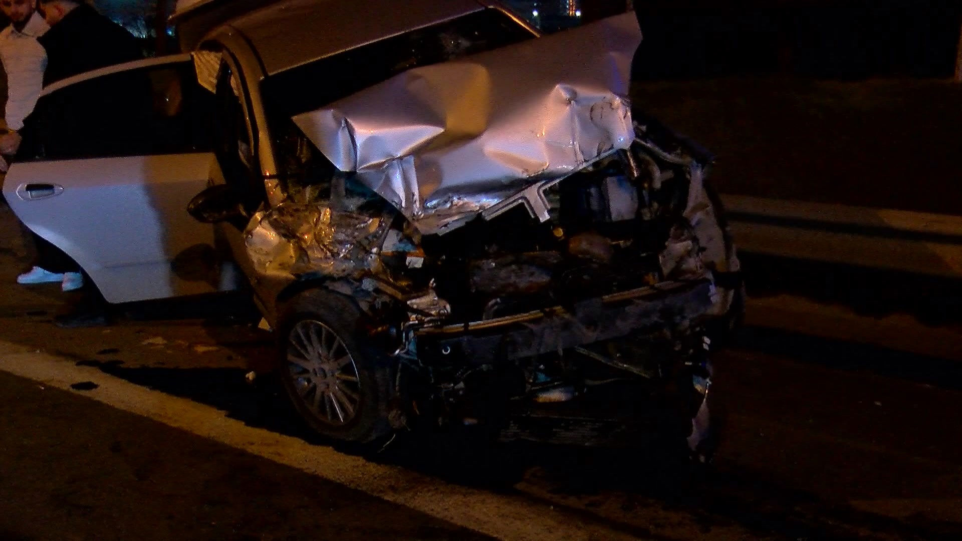 I S T A N B U L E S E N L E R T E M O T O Y O L U N D A K A Z A 1099743 326467