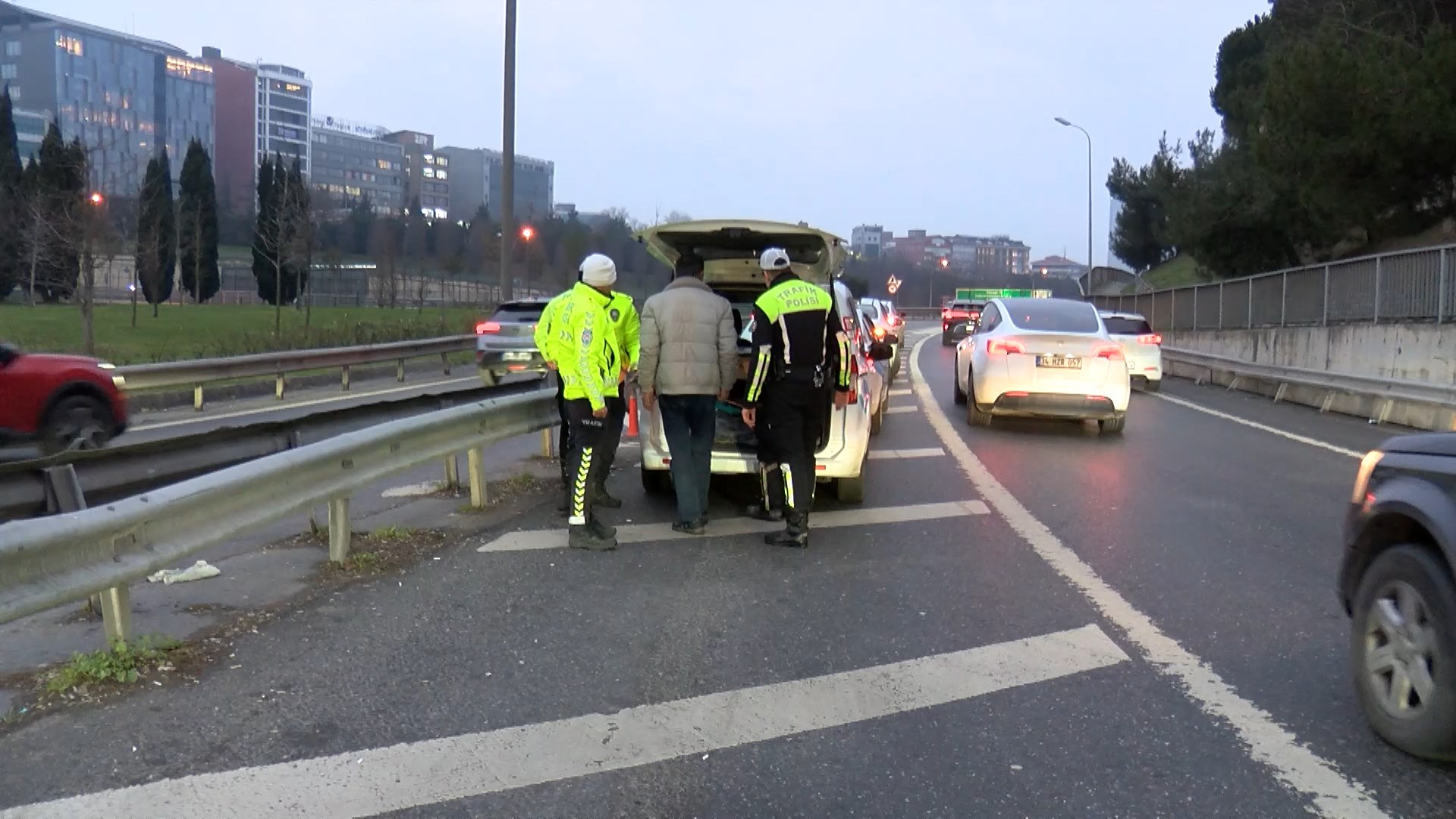 I S T A N B U L I S T A N B U L D A D R O N L U T A R A L I A L A 1117642 331858