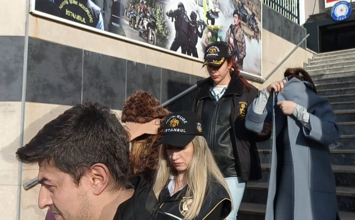 I S T A N B U L I S T A N B U L V E K O C A E L I D E F U H U S 1112320 330178