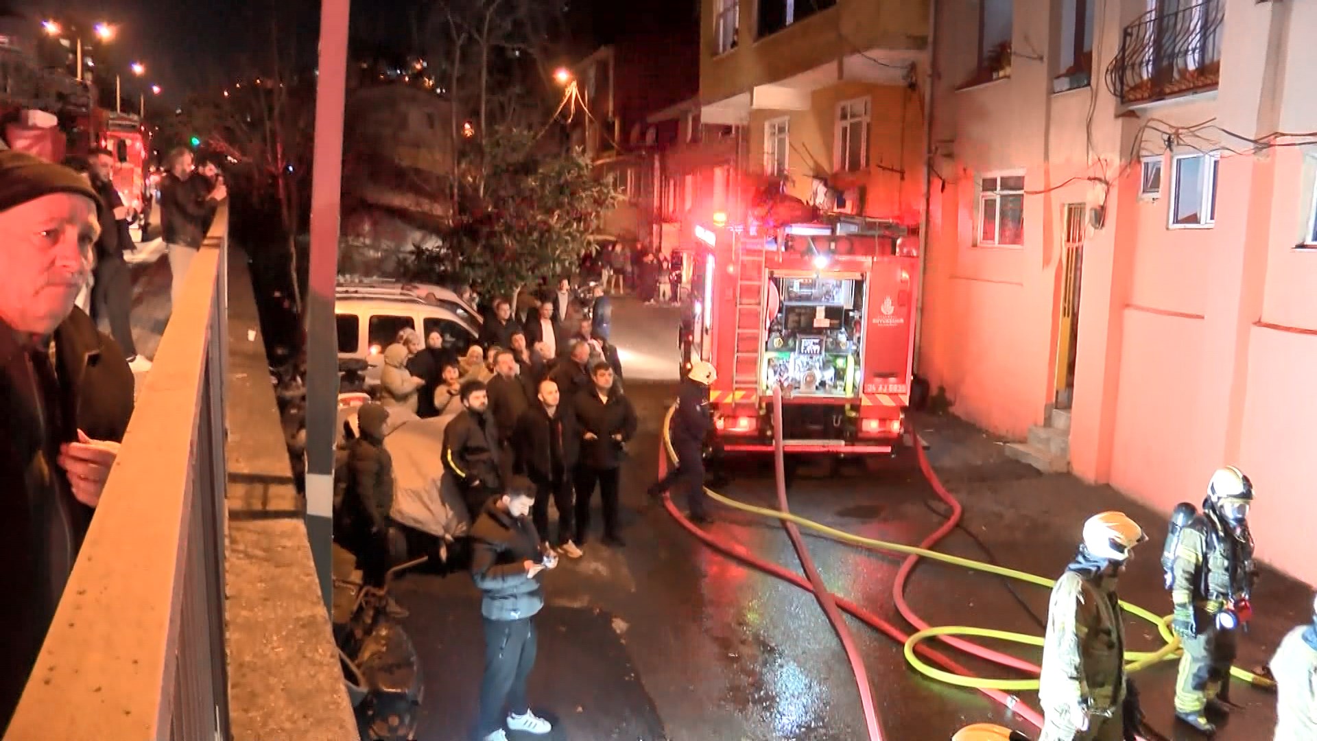 I S T A N B U L S A R I Y E R’ D E M O T O S I K L E T T A M I R C I 1107287 328716