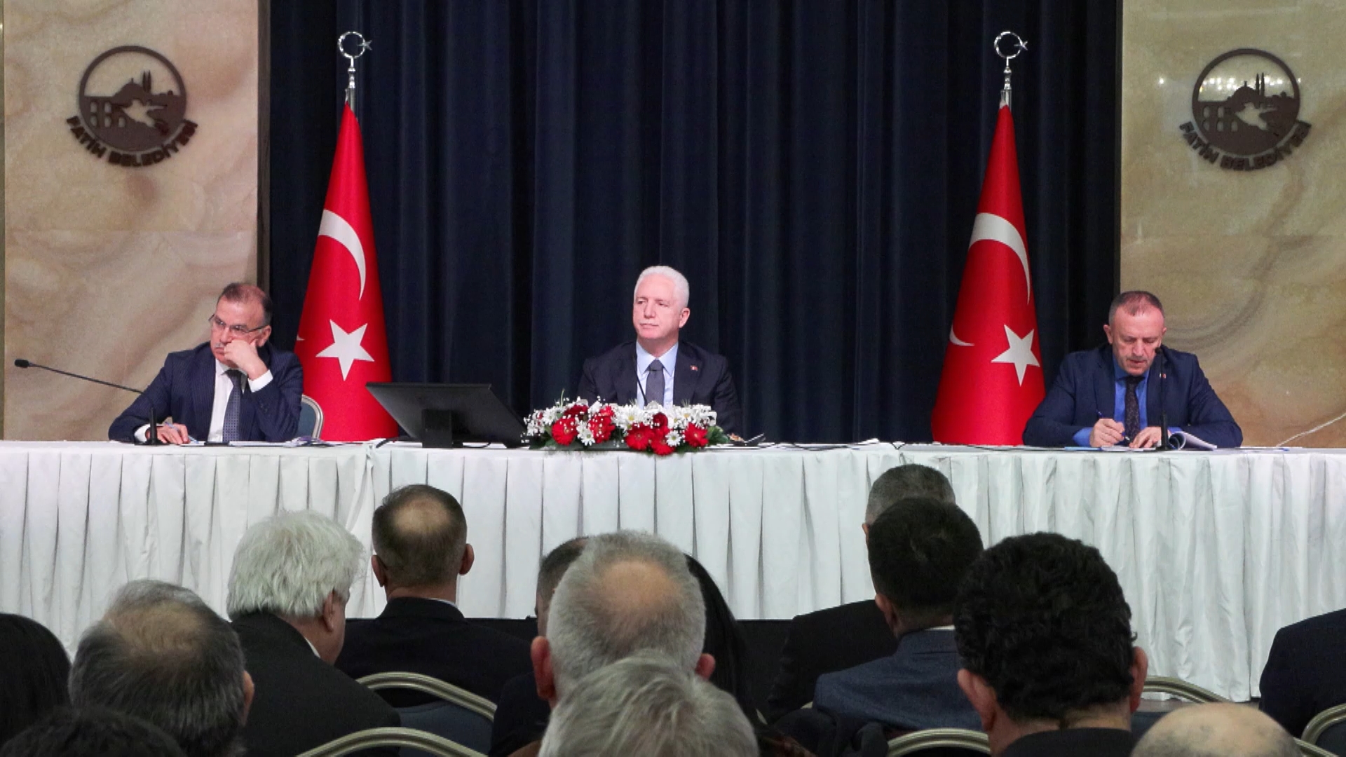 I S T A N B U L V A L I G U L I S T A N B U L D A D E P R E M E 1140364 338623